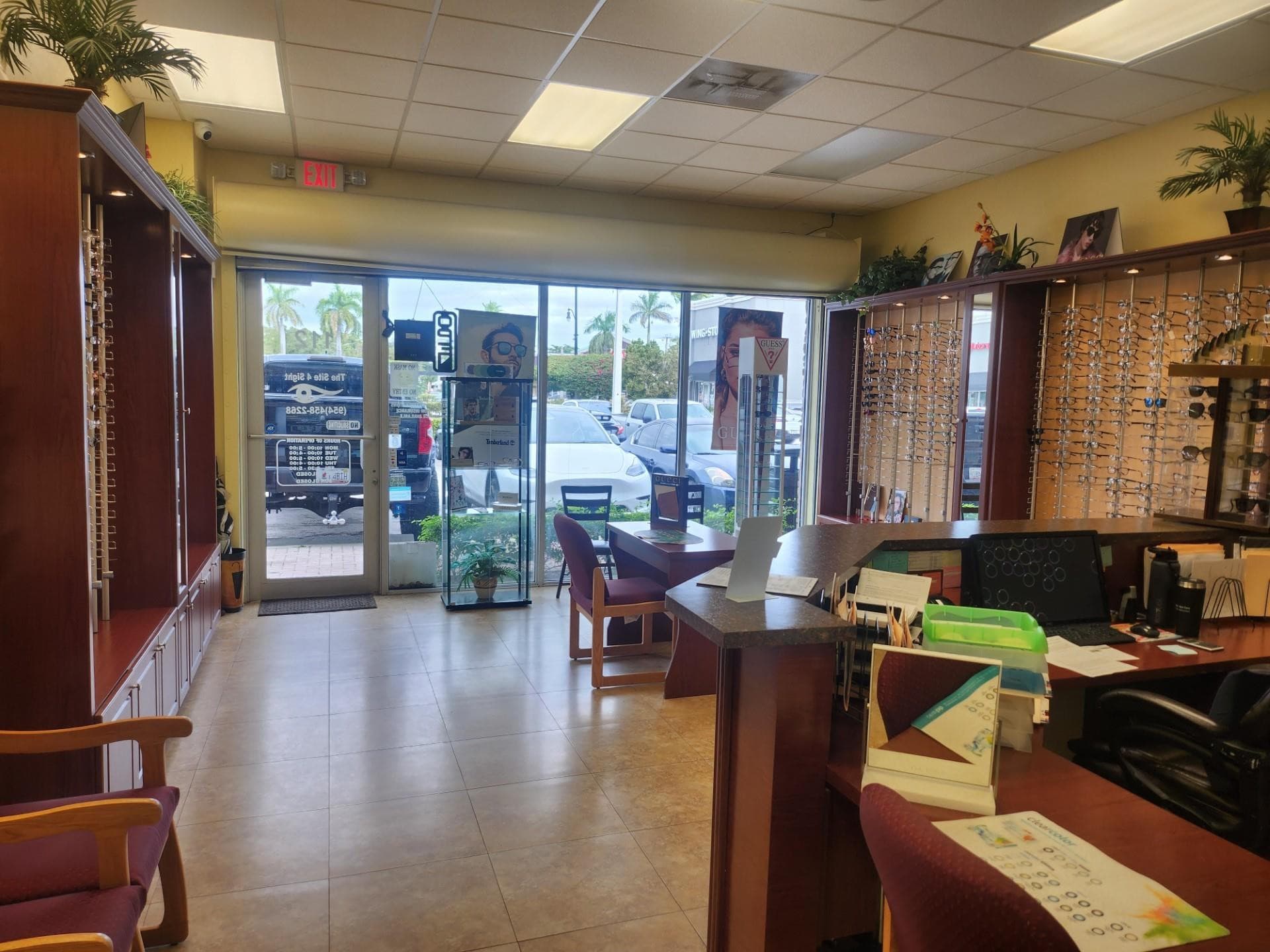 Residence in Hallandale Beach — photo 1 of 8