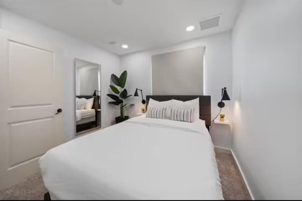 1559 W 26th Court, Riviera Beach, FL 33404 — photo 13 of 17