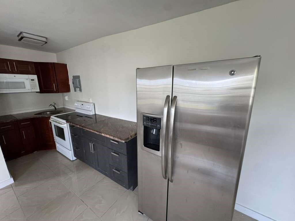 1042 Foster Road, Hallandale Beach, FL 33009 — photo 2 of 8