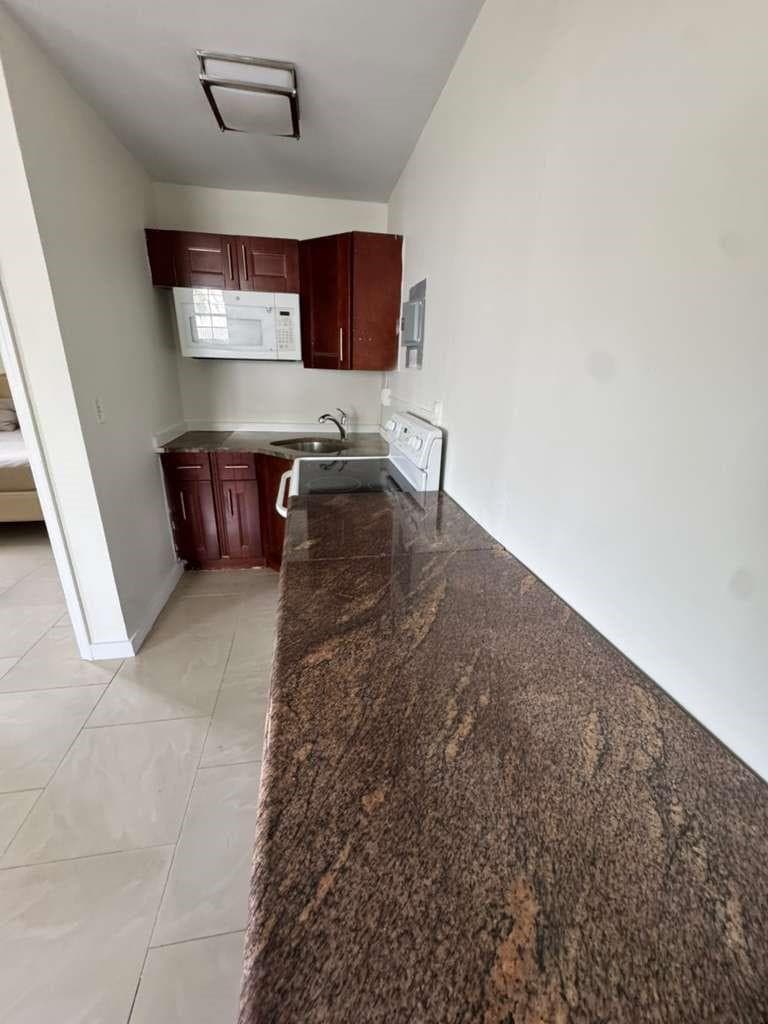1042 Foster Road, Hallandale Beach, FL 33009 — photo 3 of 8