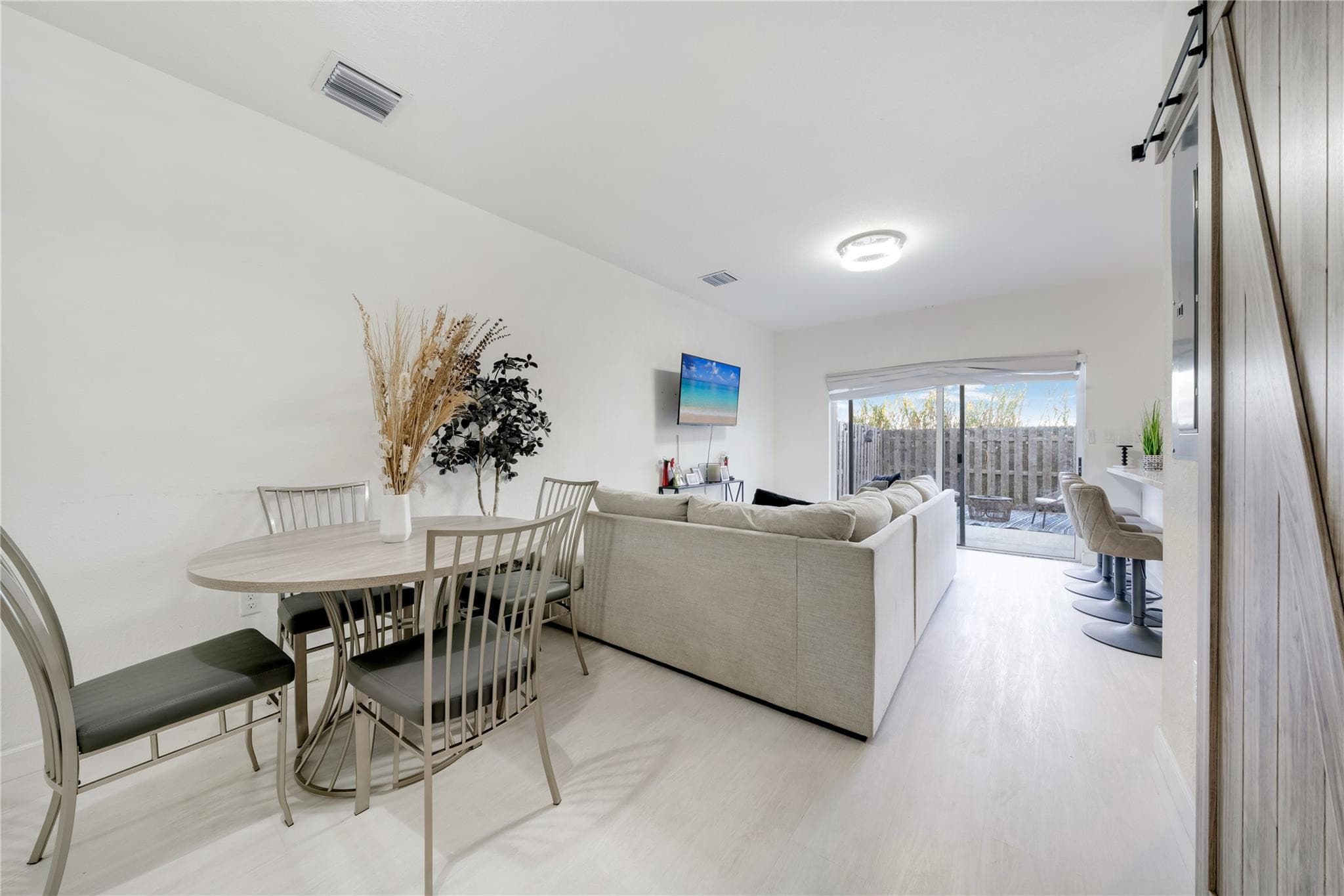 1214 NW 4th Lane 1214, Homestead, FL 33034 — photo 2 of 20