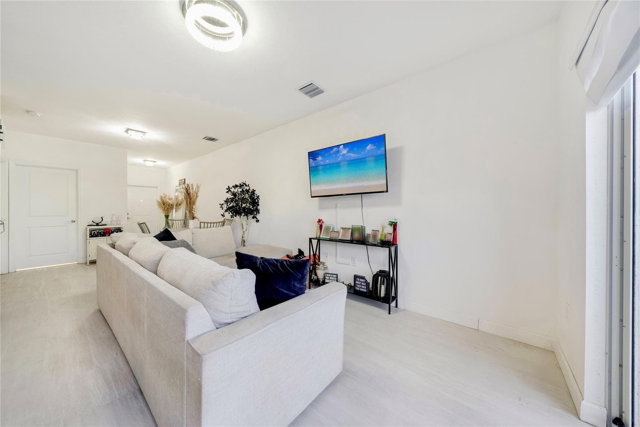1214 NW 4th Lane 1214, Homestead, FL 33034 — photo 4 of 20