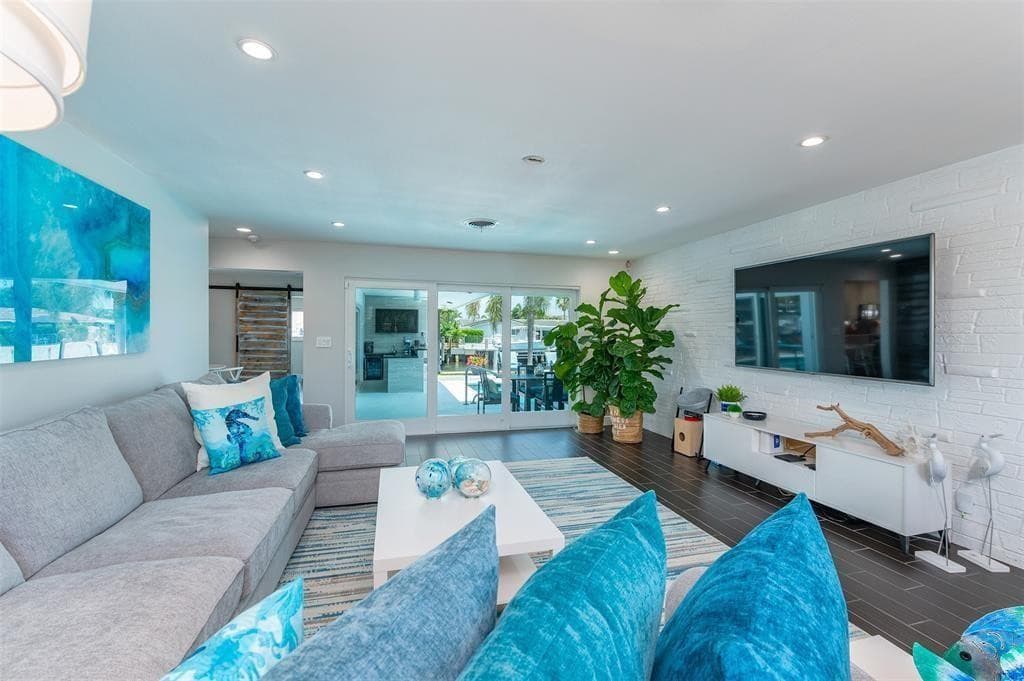 2791 NE 9th Court, Pompano Beach, FL 33062 — photo 15 of 40