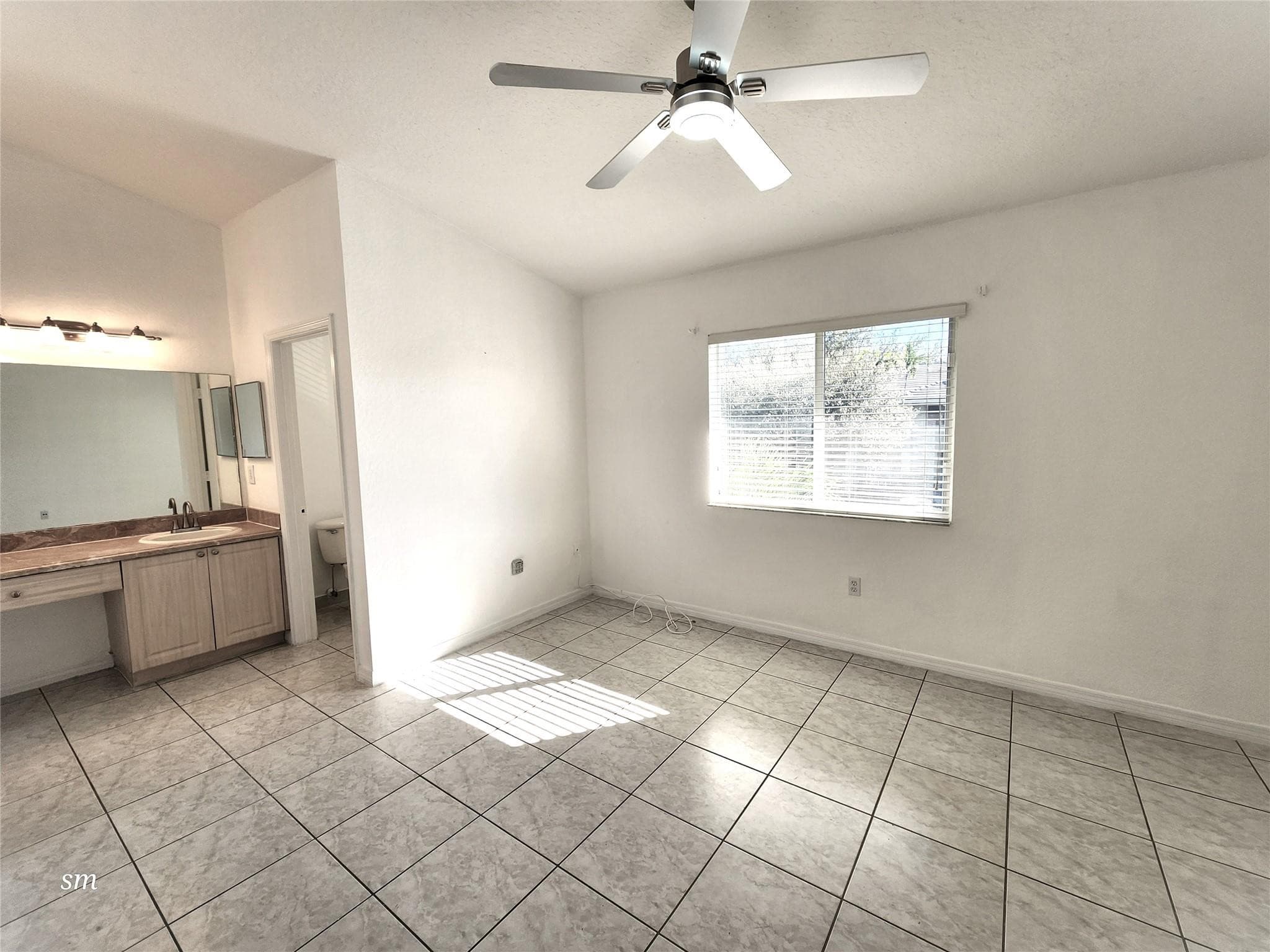 119 Hidden Court Road, Hollywood, FL 33023 — photo 7 of 34