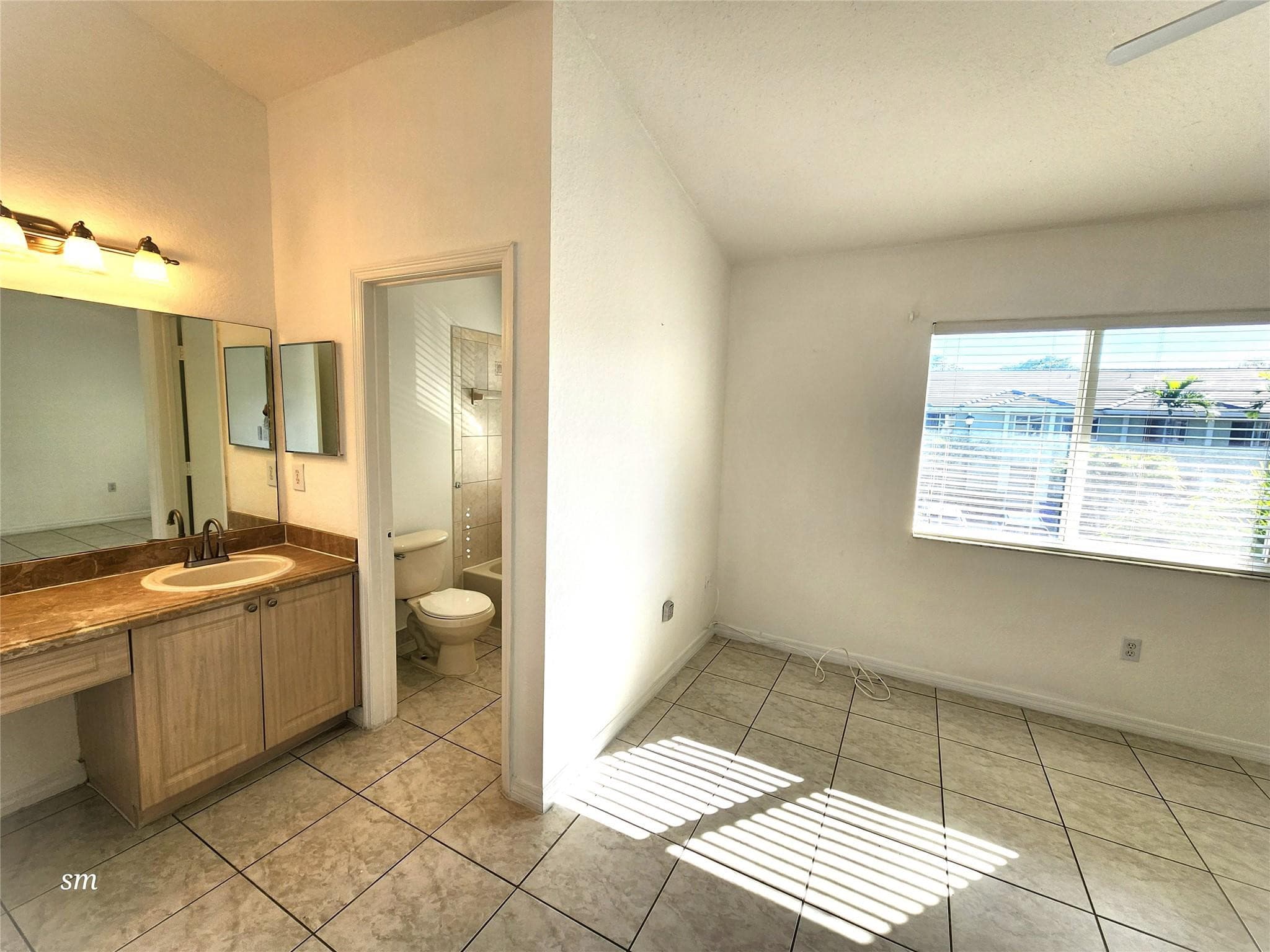 119 Hidden Court Road, Hollywood, FL 33023 — photo 29 of 34