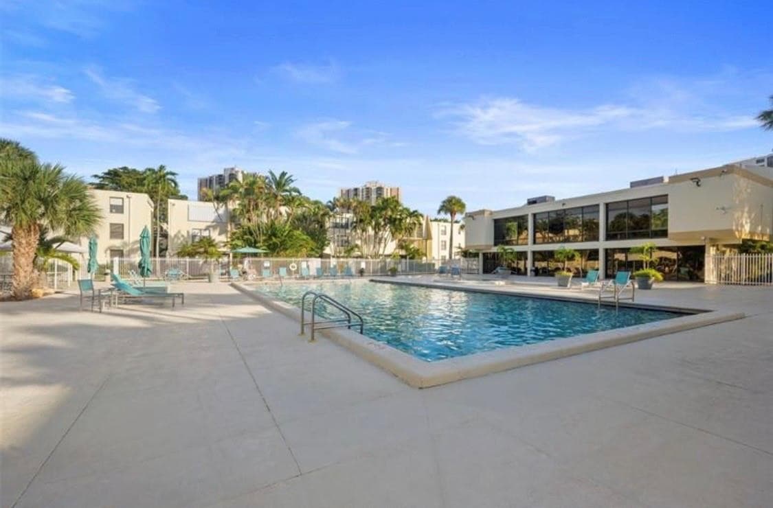 20441 NE 30th Avenue 218-9, Miami, FL 33180 — photo 17 of 18