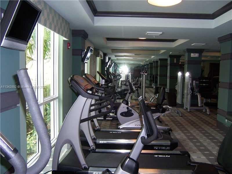 2401 NE 65th Street 608, Fort Lauderdale, FL 33308 — photo 4 of 25