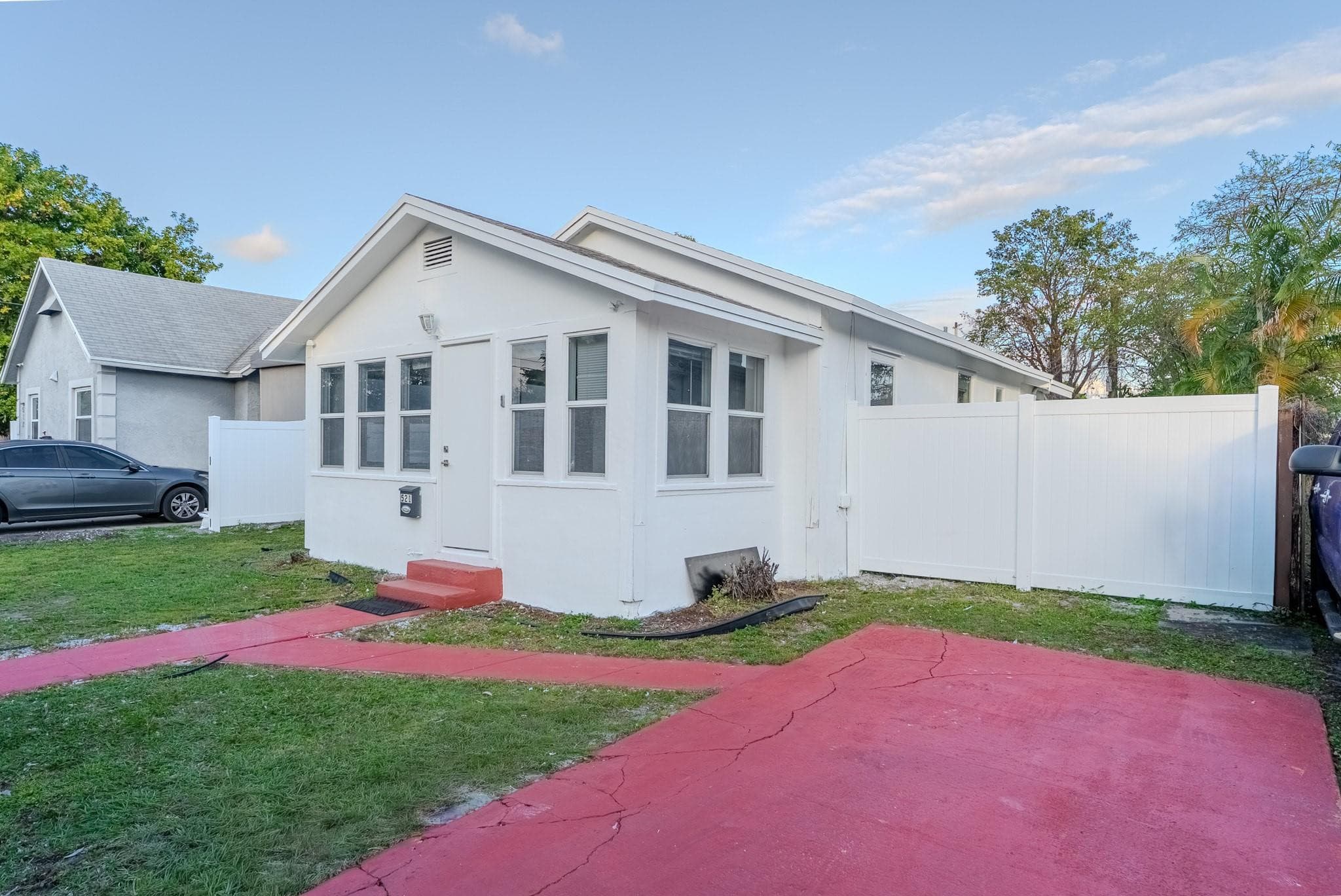 521 S 24th Avenue, Hollywood, FL 33020 — photo 1 of 18