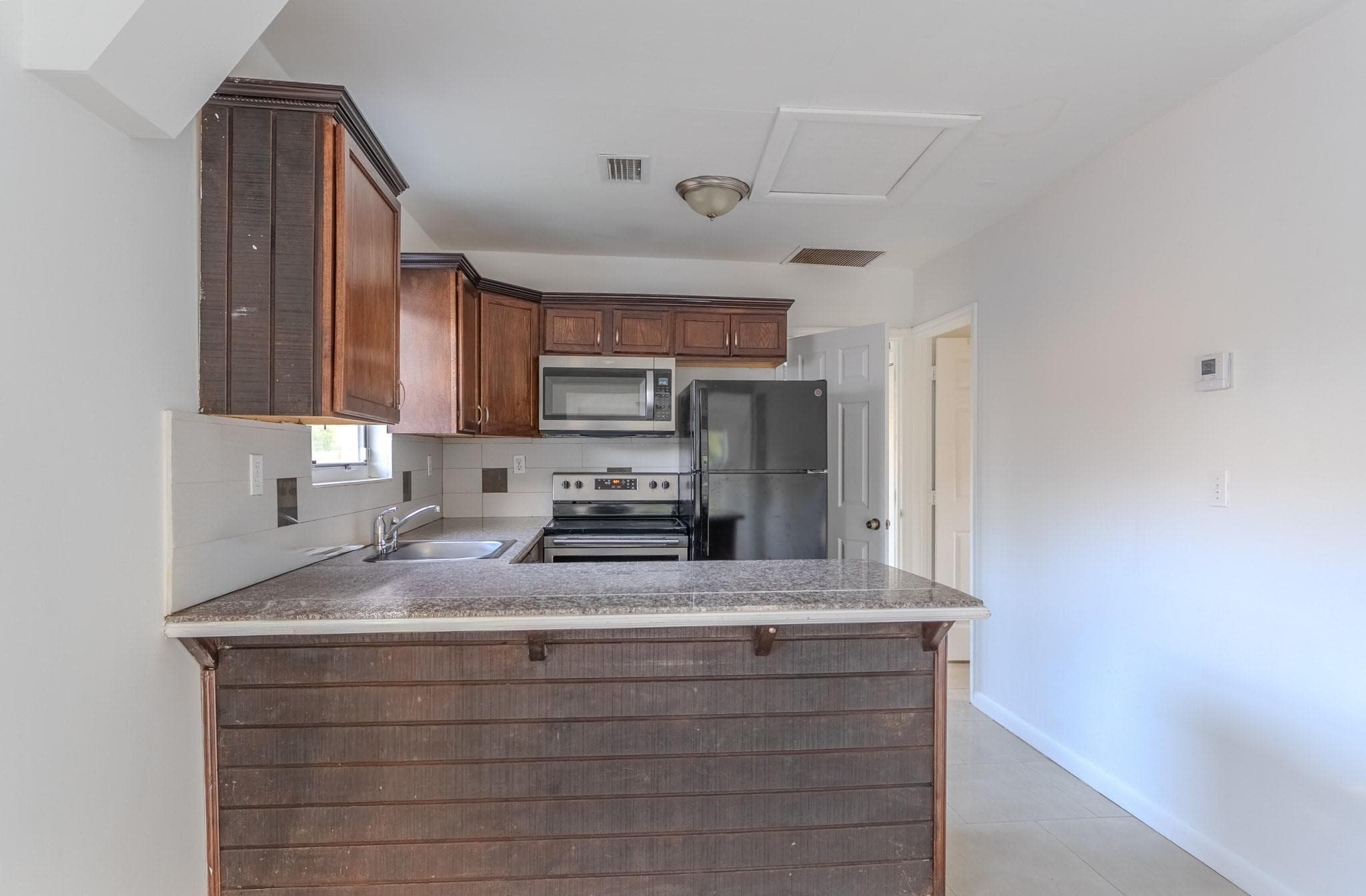 521 S 24th Avenue, Hollywood, FL 33020 — photo 9 of 18