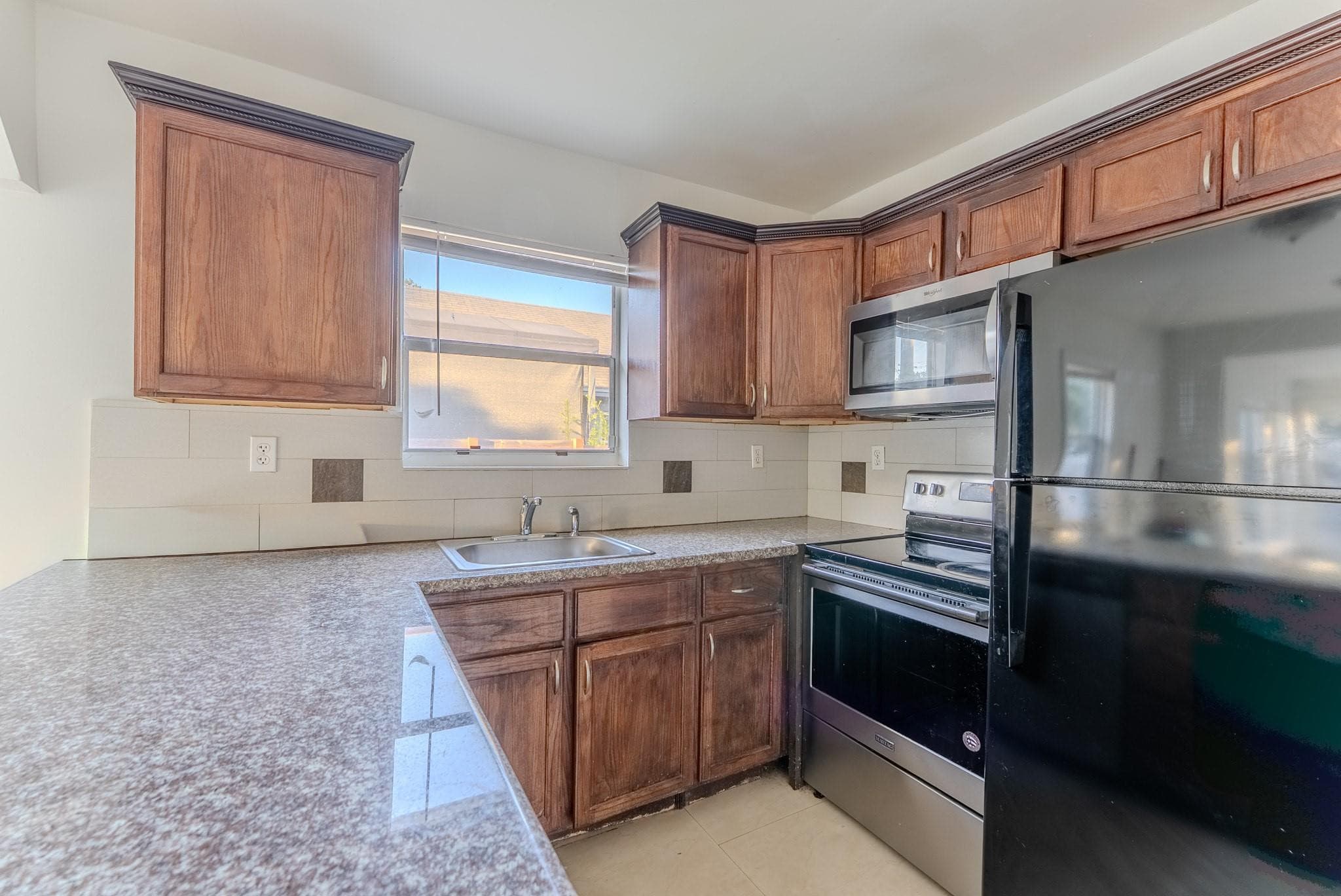 521 S 24th Avenue, Hollywood, FL 33020 — photo 11 of 18