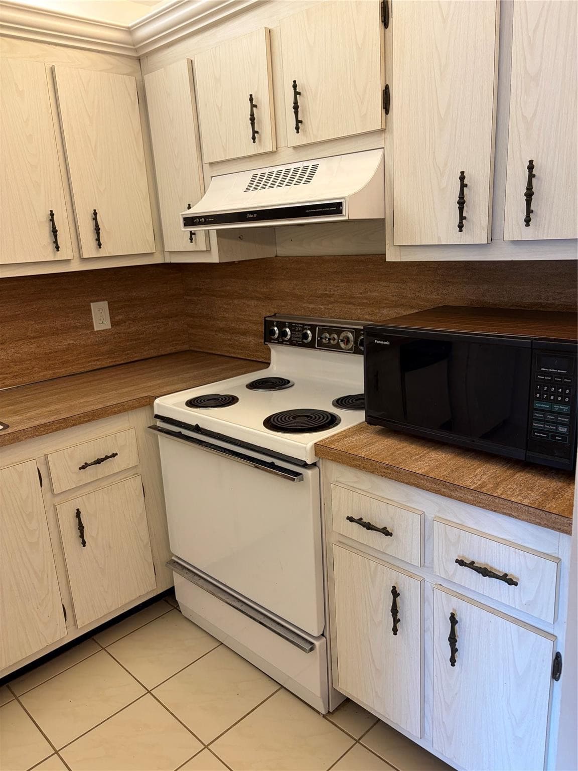21 Jacaranda Drive 121, Plantation, FL 33324 — photo 11 of 30