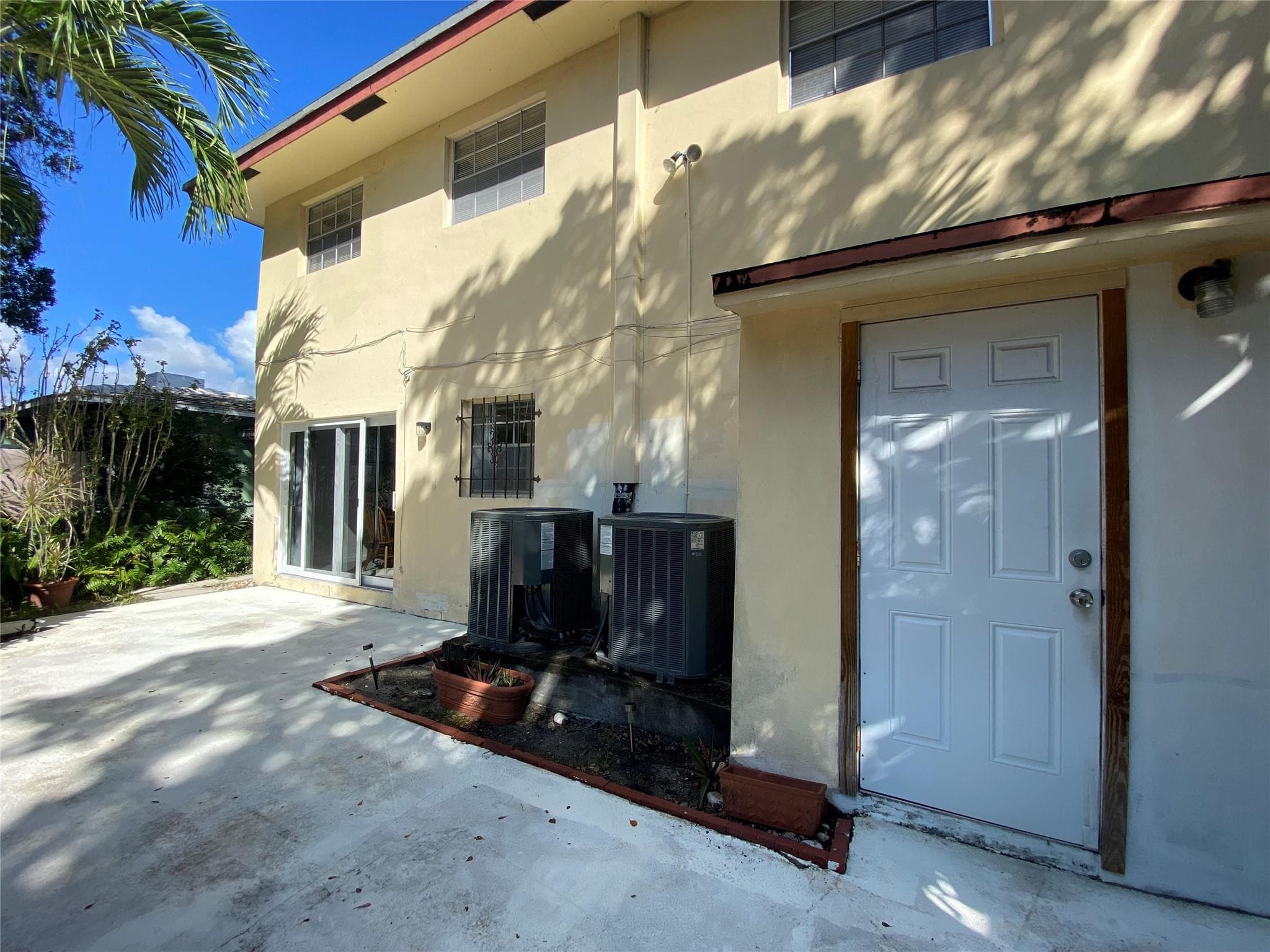 310 SW 11th Court, Fort Lauderdale, FL 33315 — photo 11 of 12