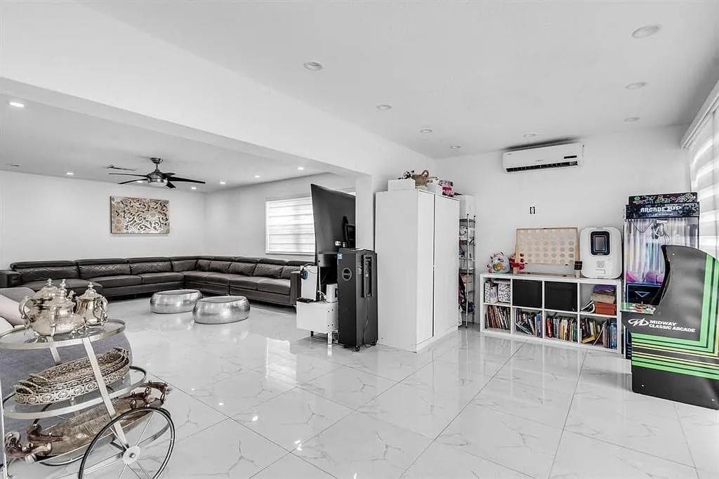 4100 N 36th Avenue, Hollywood, FL 33021 — photo 6 of 13