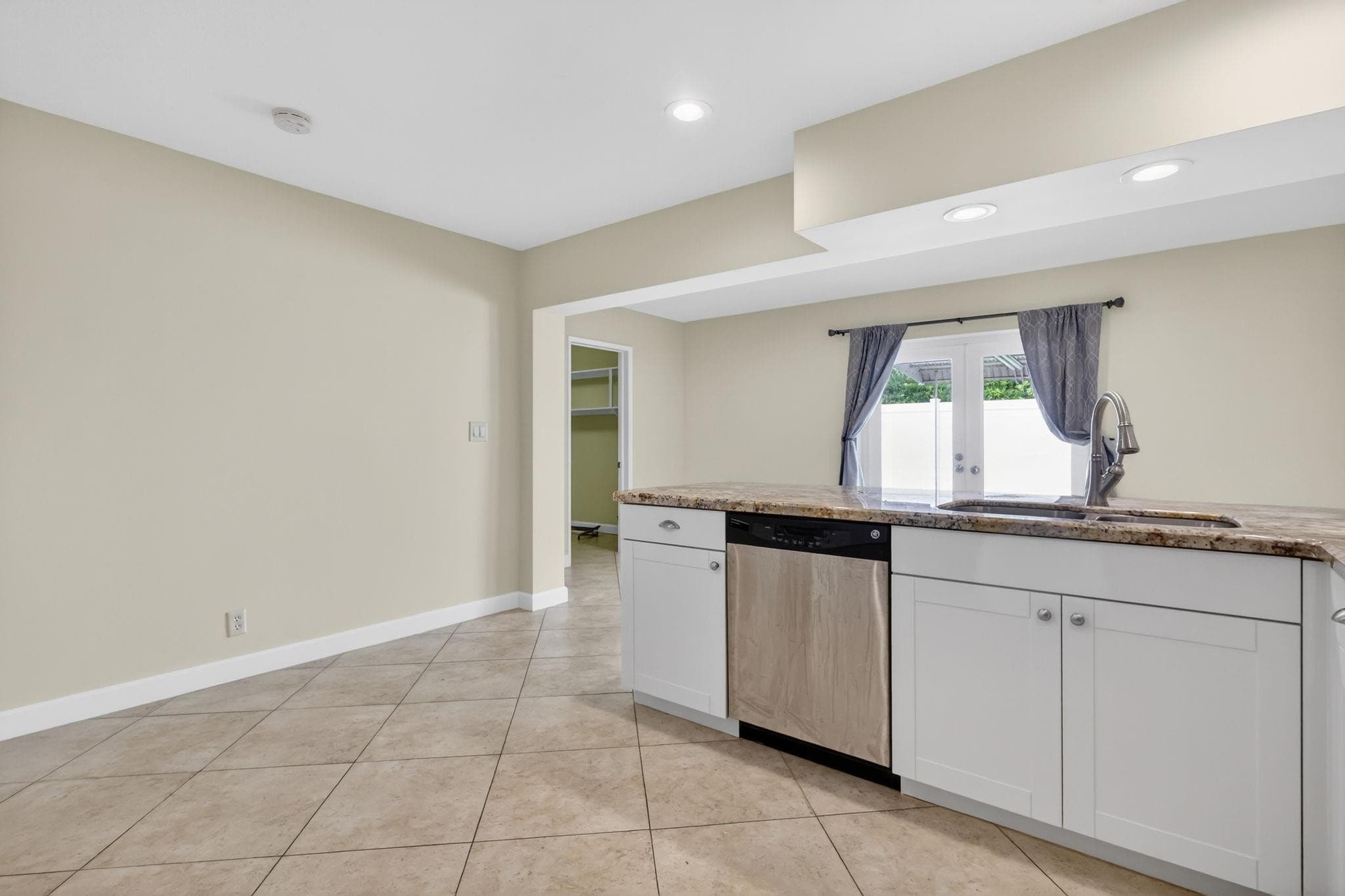 2125 NE 56th Court, Fort Lauderdale, FL 33308 — photo 13 of 17