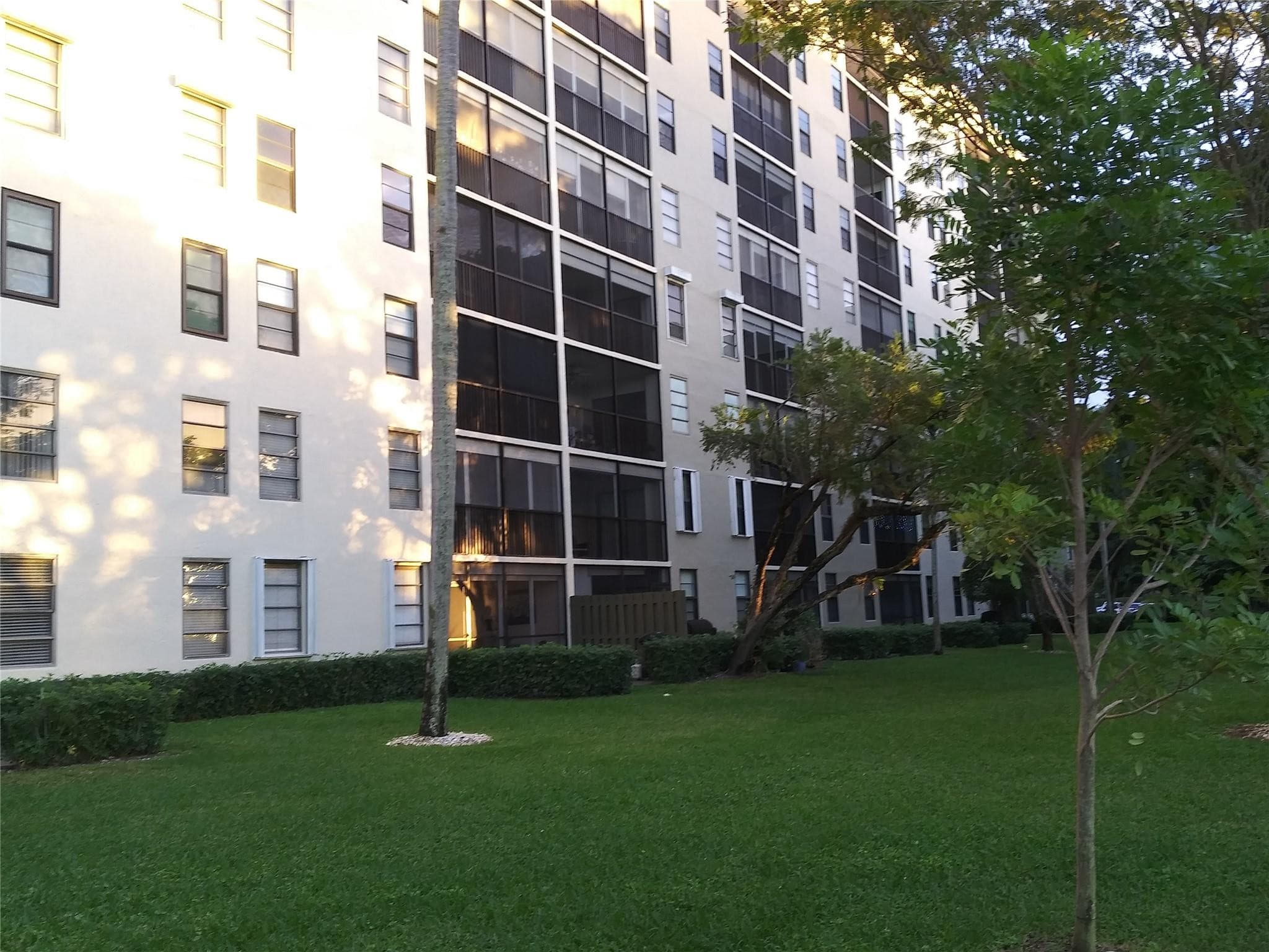 2112 S Cypress Bend Drive 207, Pompano Beach, FL 33069 — photo 5 of 11