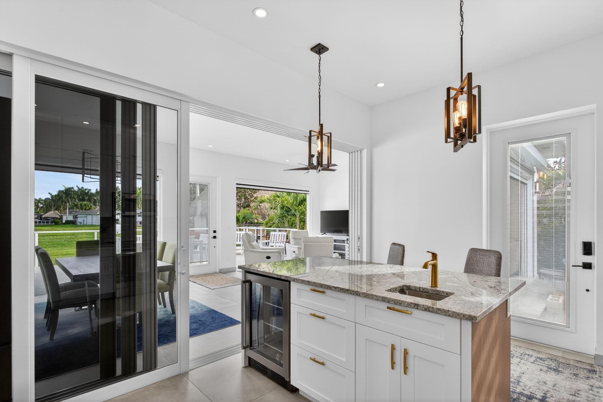 633 N Cortez Drive 633, Margate, FL 33068 — photo 4 of 34