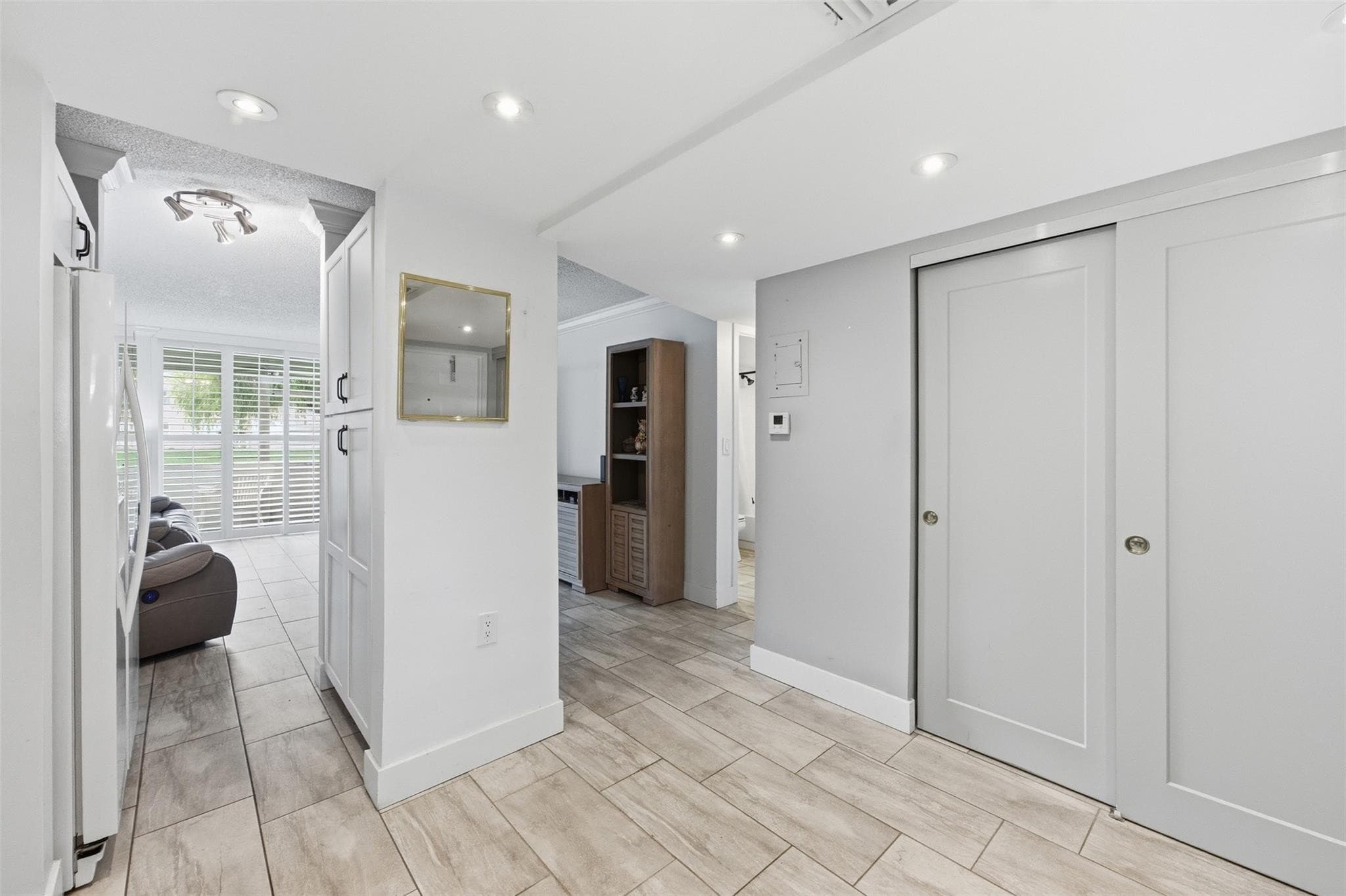 9460 Sunrise Lakes Boulevard 112, Sunrise, FL 33322 — photo 4 of 30