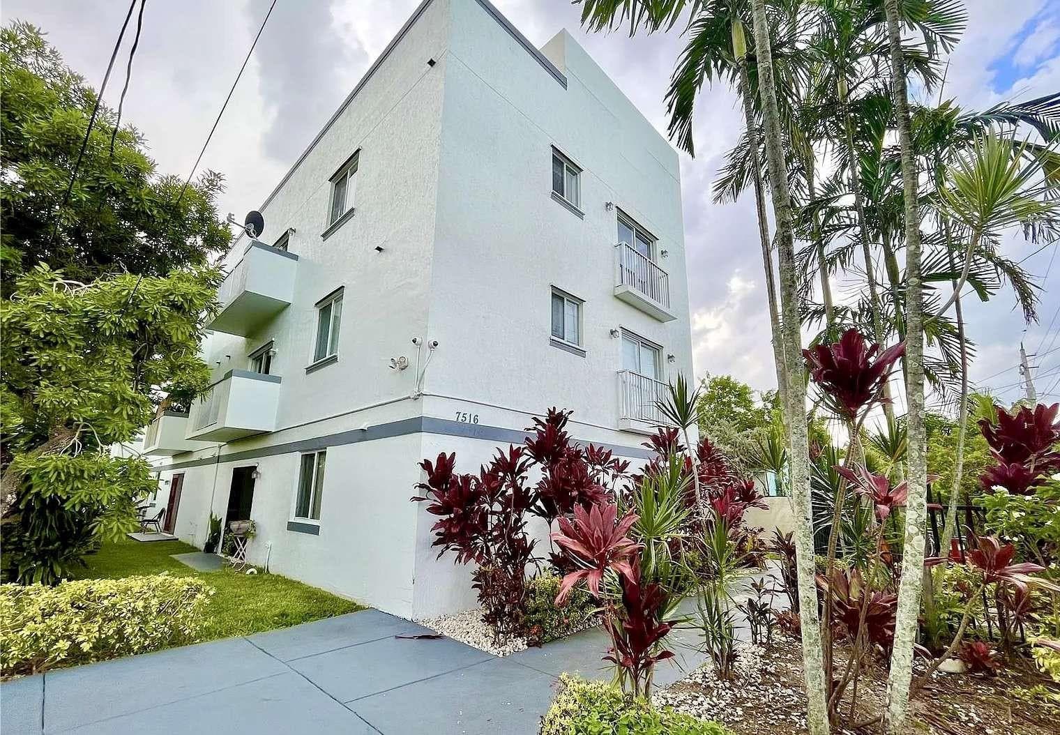 7516 NE 1st Avenue 302, Miami, FL 33138 — photo 1 of 11