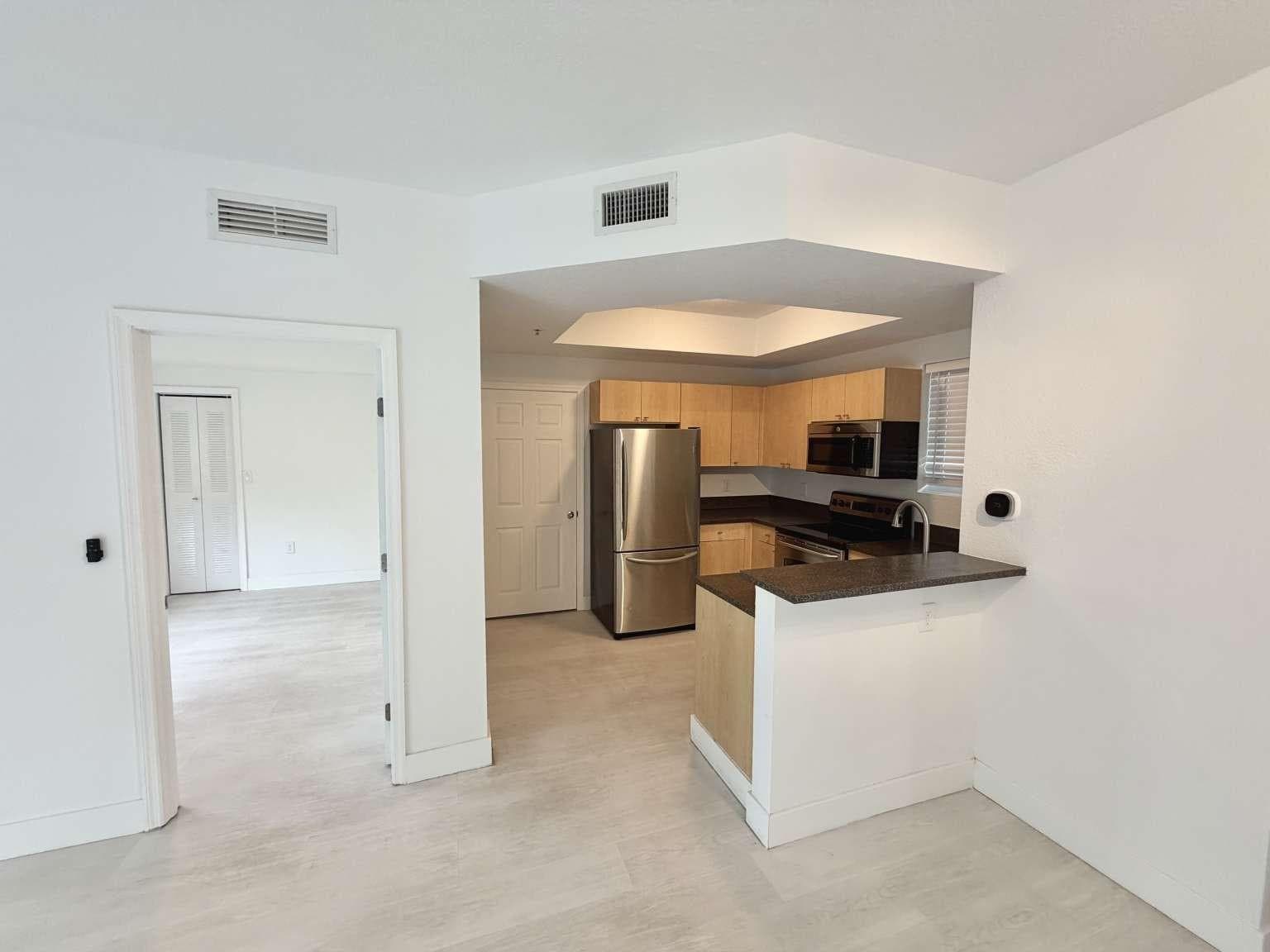 7516 NE 1st Avenue 302, Miami, FL 33138 — photo 3 of 11