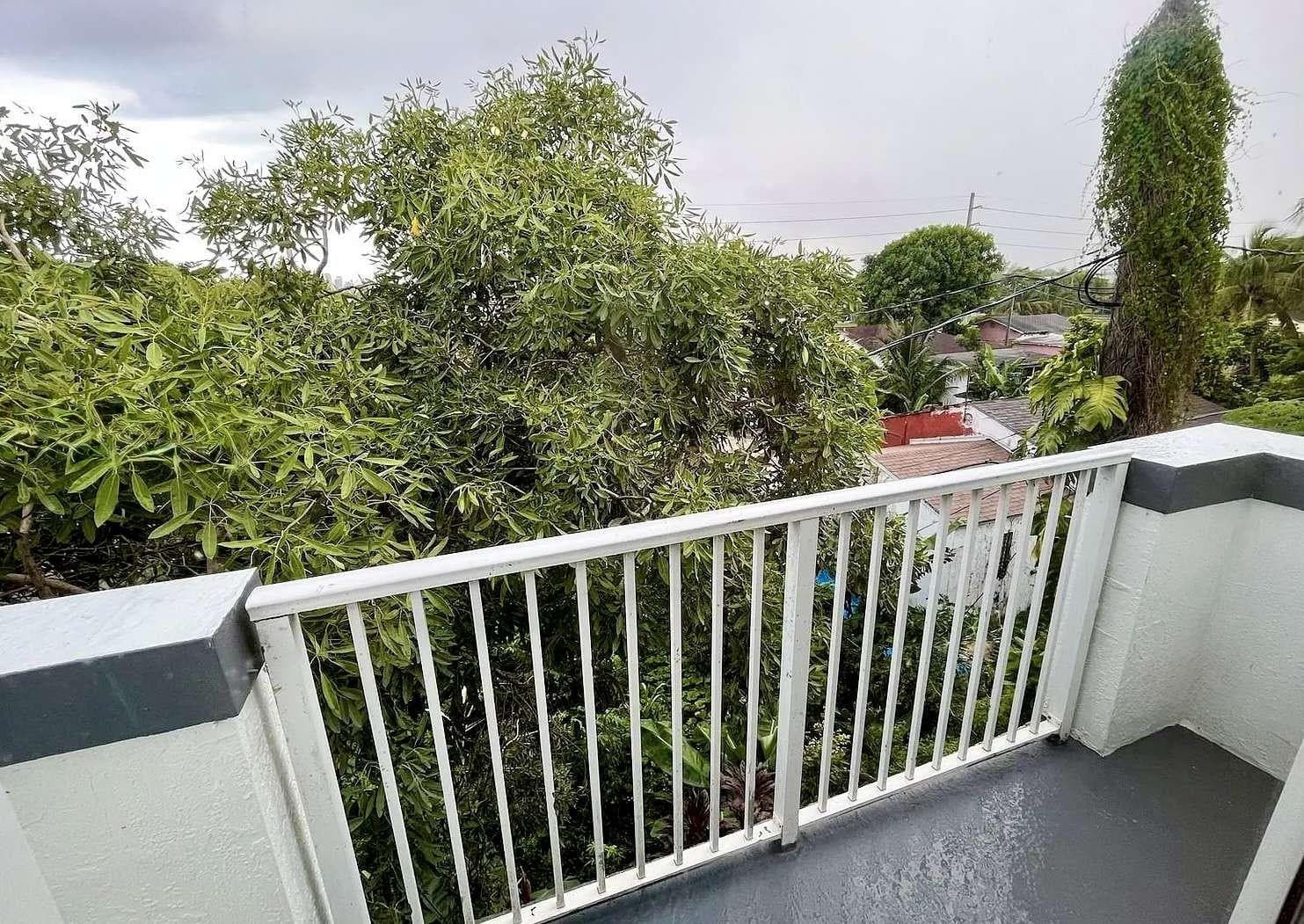 7516 NE 1st Avenue 302, Miami, FL 33138 — photo 6 of 11