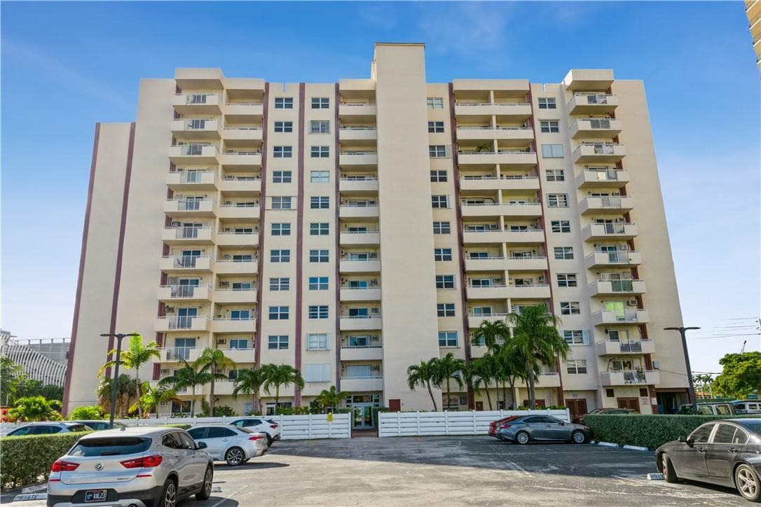200 S Birch Road 612, Fort Lauderdale, FL 33316 — photo 2 of 32