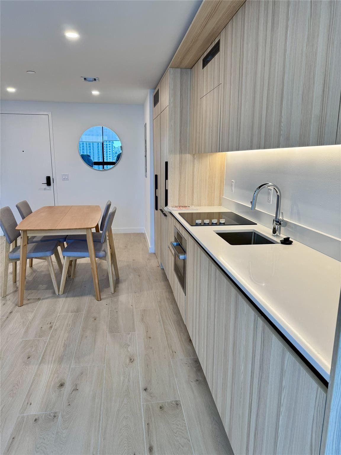 225 N Miami Avenue 2507, Miami, FL 33128 — photo 4 of 34