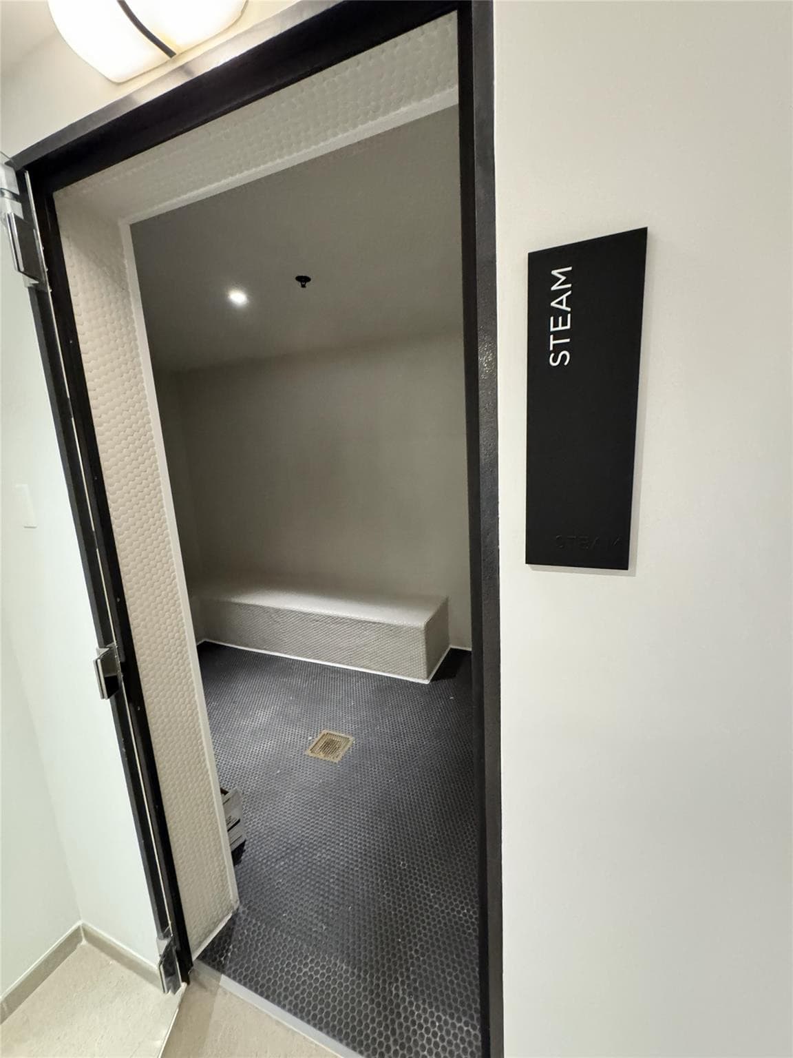 225 N Miami Avenue 2507, Miami, FL 33128 — photo 13 of 34