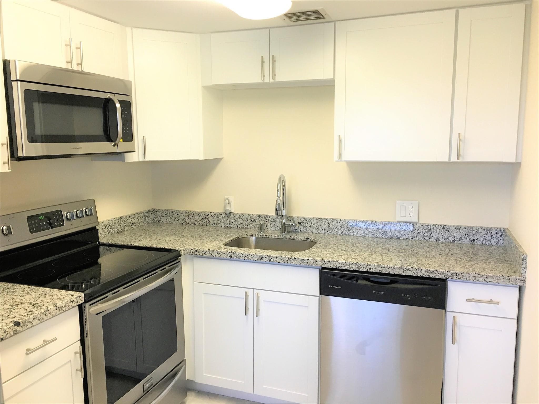 551 SW 135th Avenue 405b, Pembroke Pines, FL 33027 — photo 2 of 36