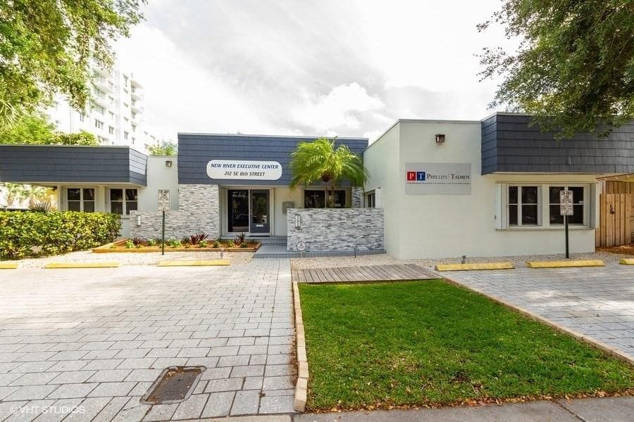212 SE 8th Street, Fort Lauderdale, FL 33316 — photo 2 of 35