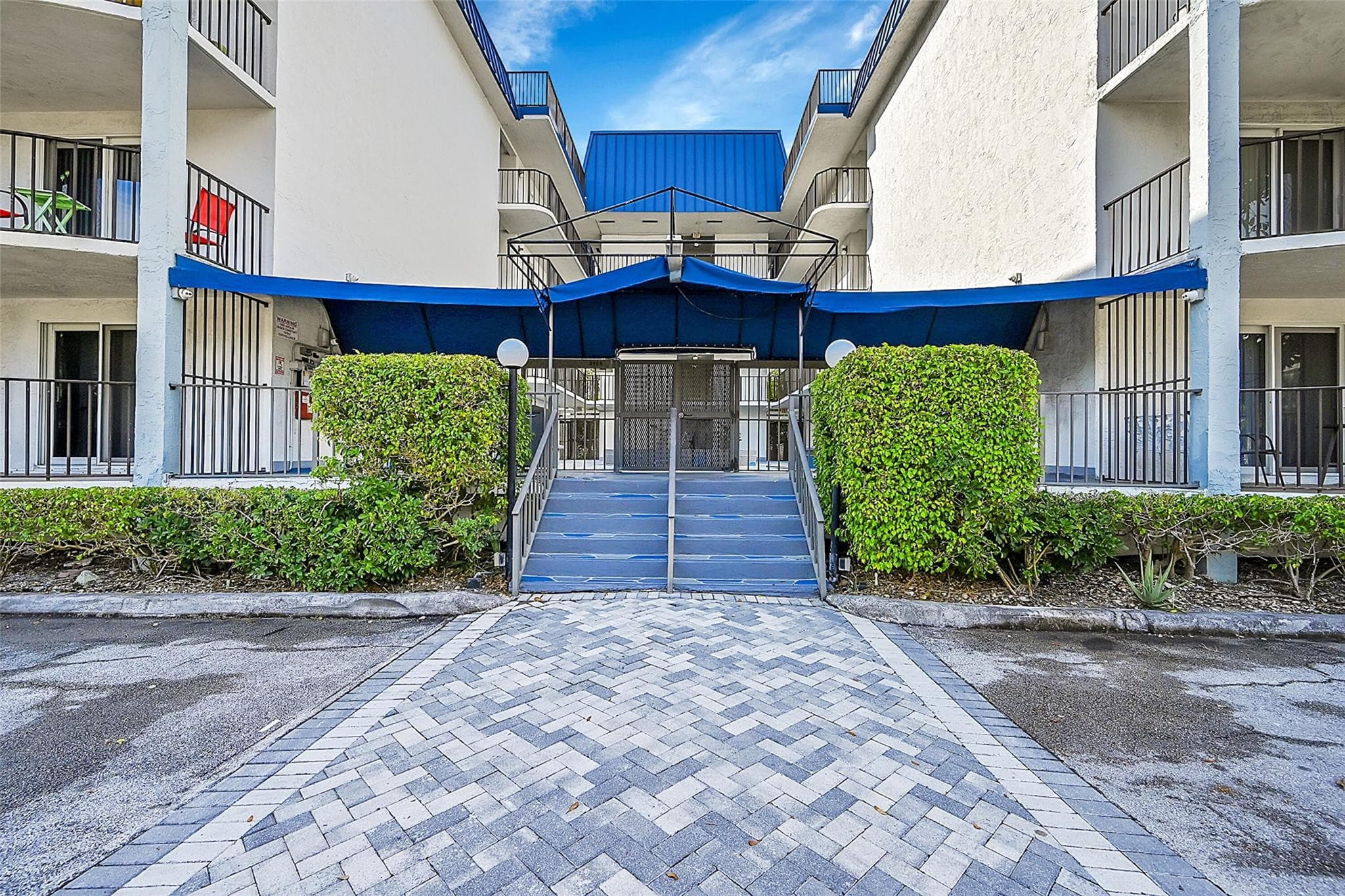 3909 N Ocean Boulevard 108, Fort Lauderdale, FL 33308 — photo 5 of 37
