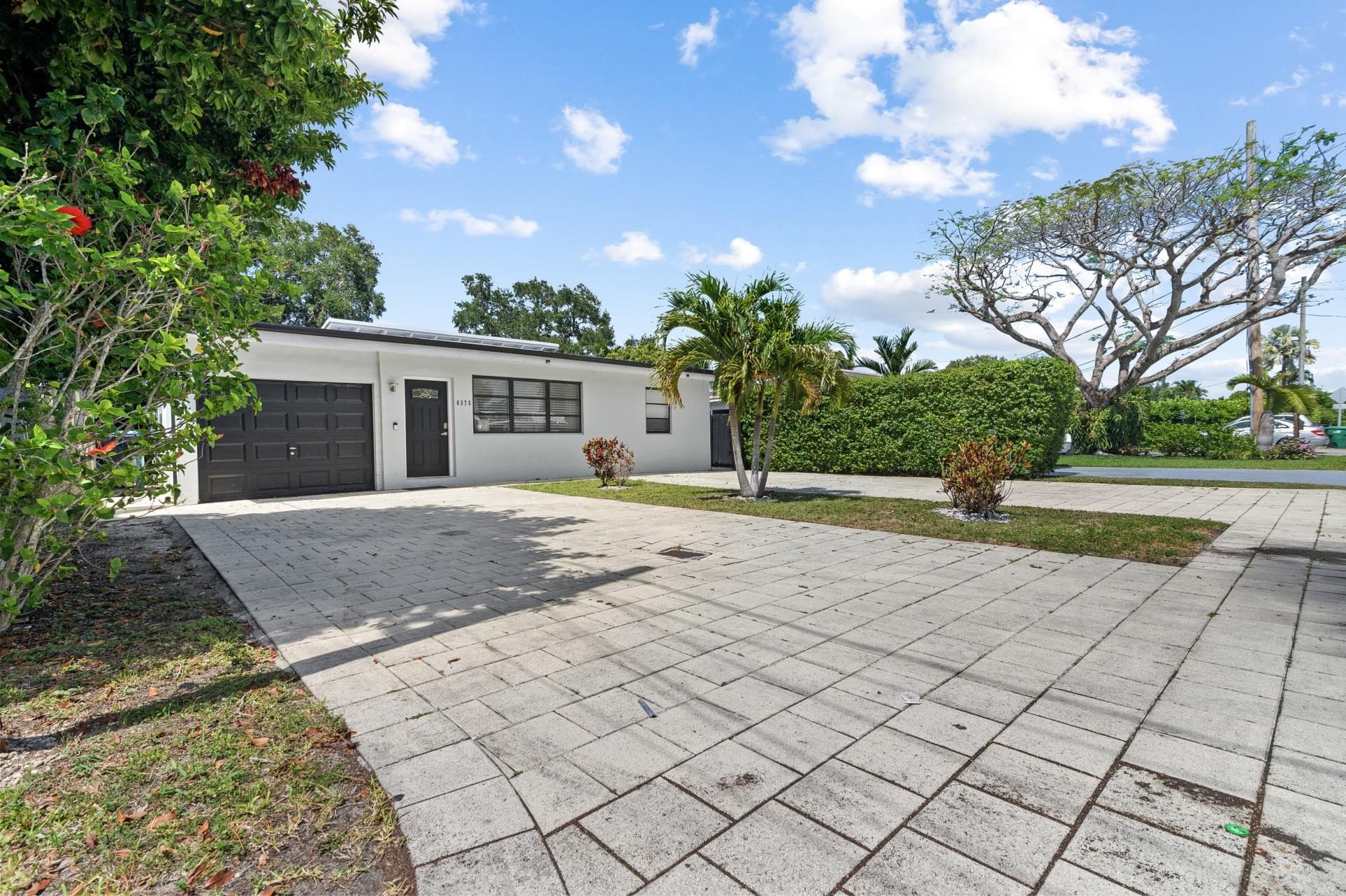 6375 SW 29th Street, Miami, FL 33155 — photo 1 of 51