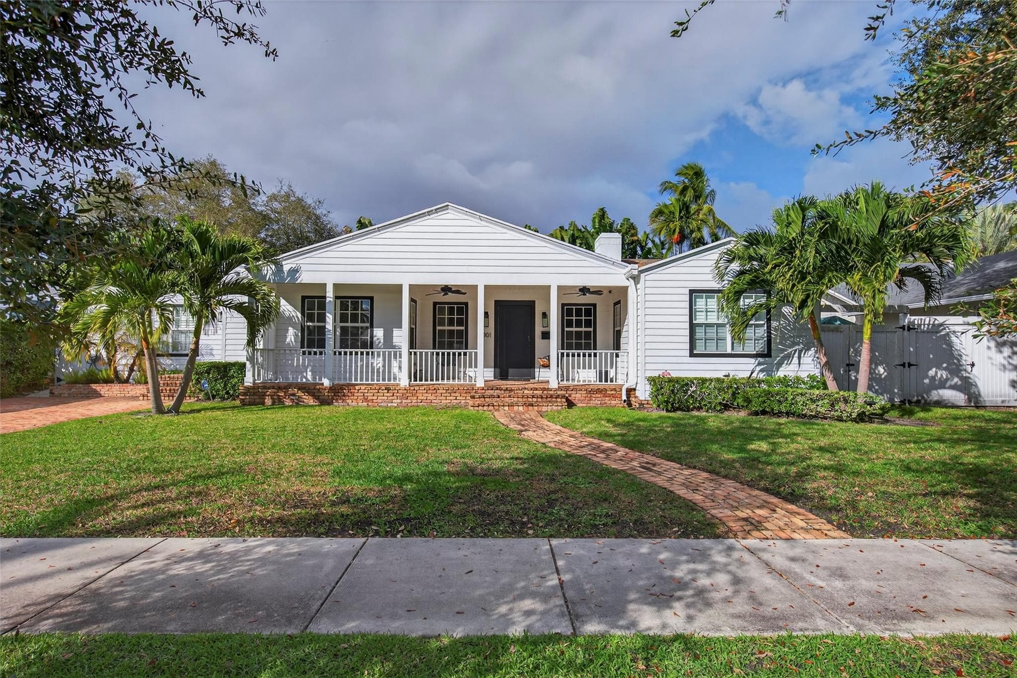 1001 SE 10th Street, Fort Lauderdale, FL 33316 — photo 2 of 53
