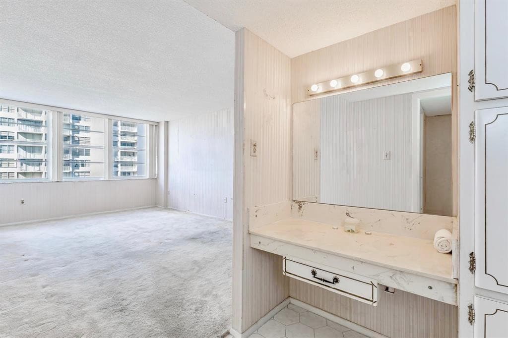 18031 Biscayne Boulevard 1104, Aventura, FL 33160 — photo 10 of 36