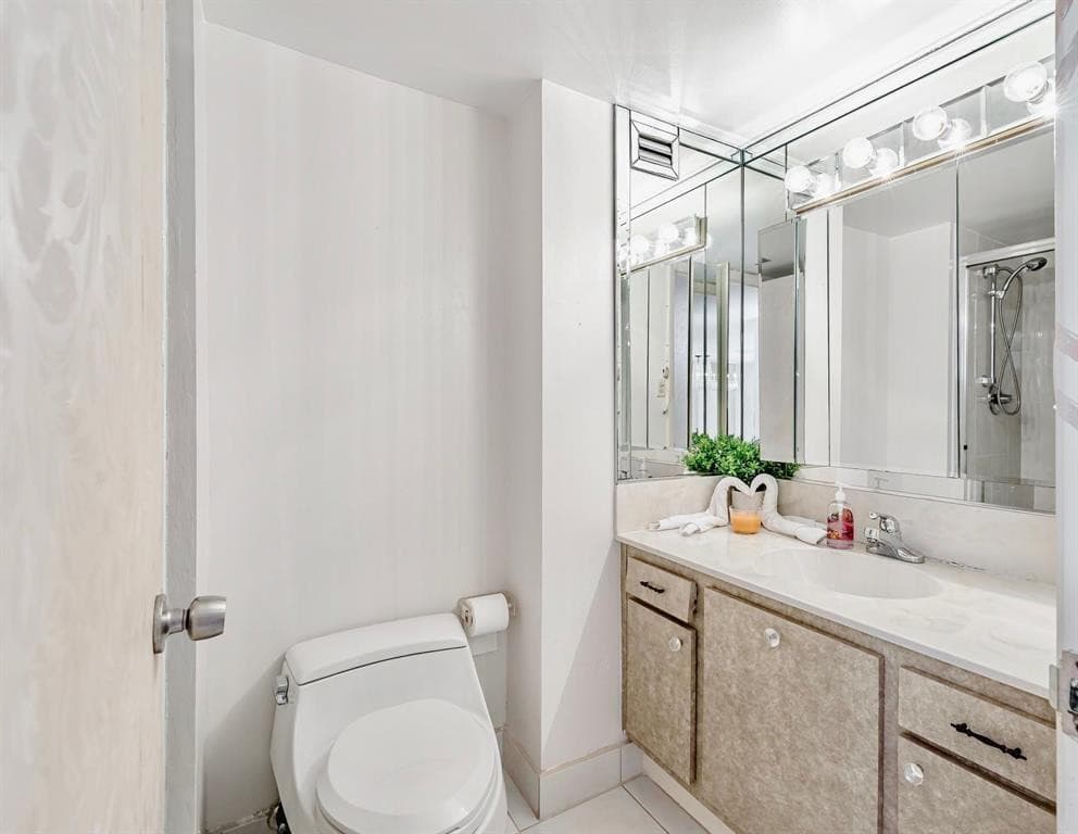 18031 Biscayne Boulevard 1104, Aventura, FL 33160 — photo 17 of 36