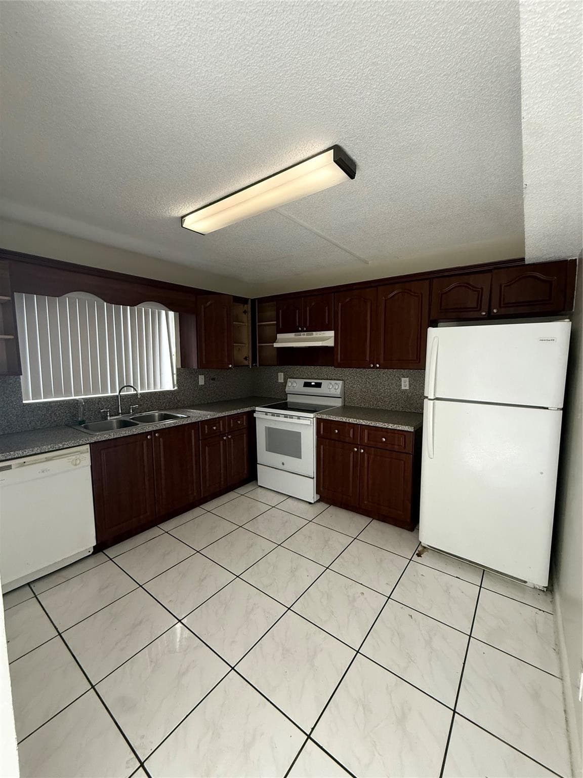 10201 NW 35th Street, Coral Springs, FL 33065 — photo 6 of 7