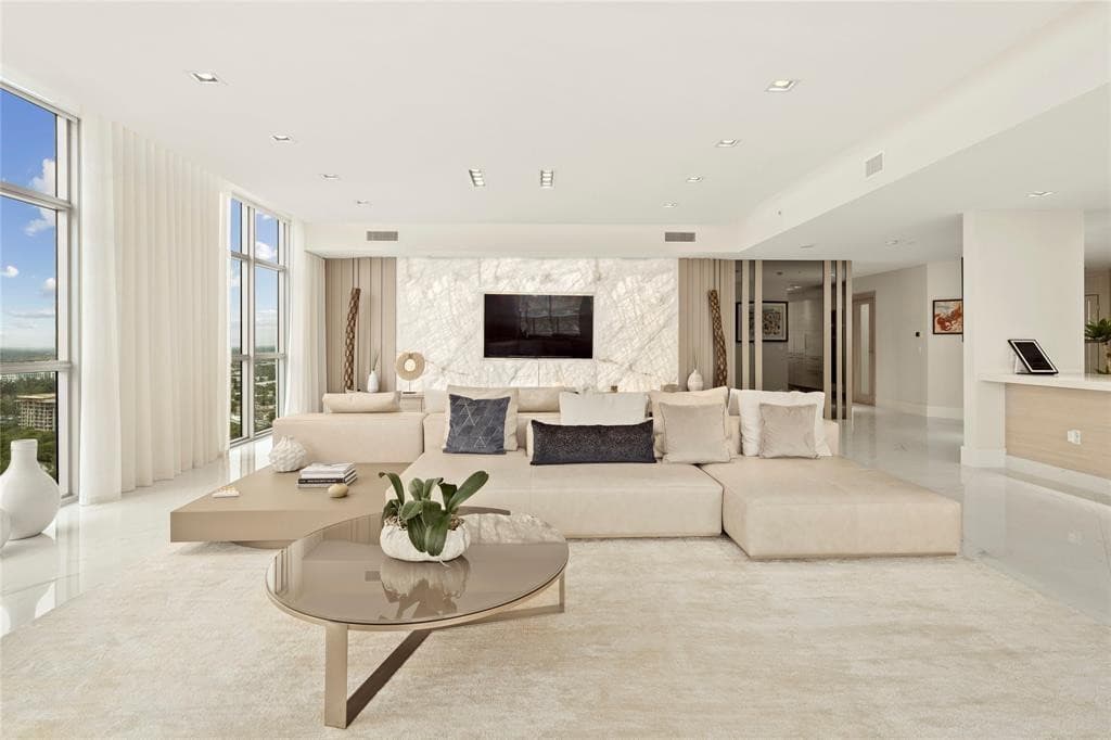 17301 Biscayne Boulevard Ph 7, Aventura, FL 33160 — photo 3 of 70