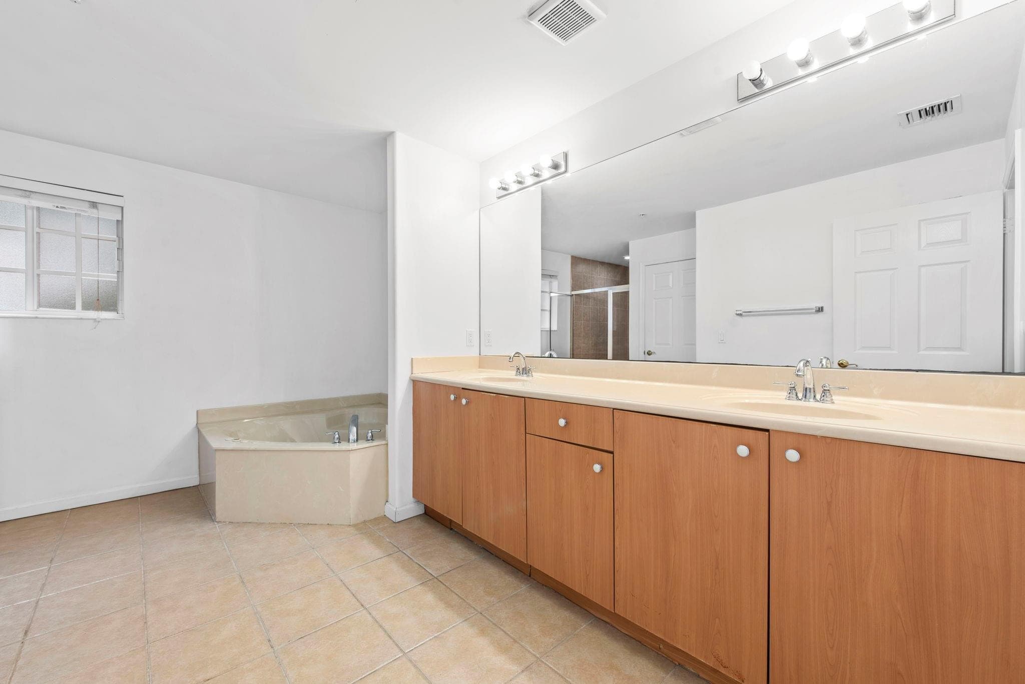 1425 NW 36th Way, Lauderhill, FL 33311 — photo 8 of 14