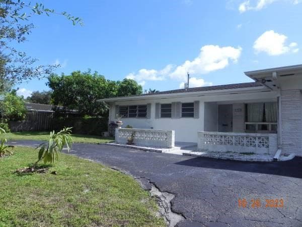 819 N Highland Drive, Hollywood, FL 33021 — photo 2 of 22
