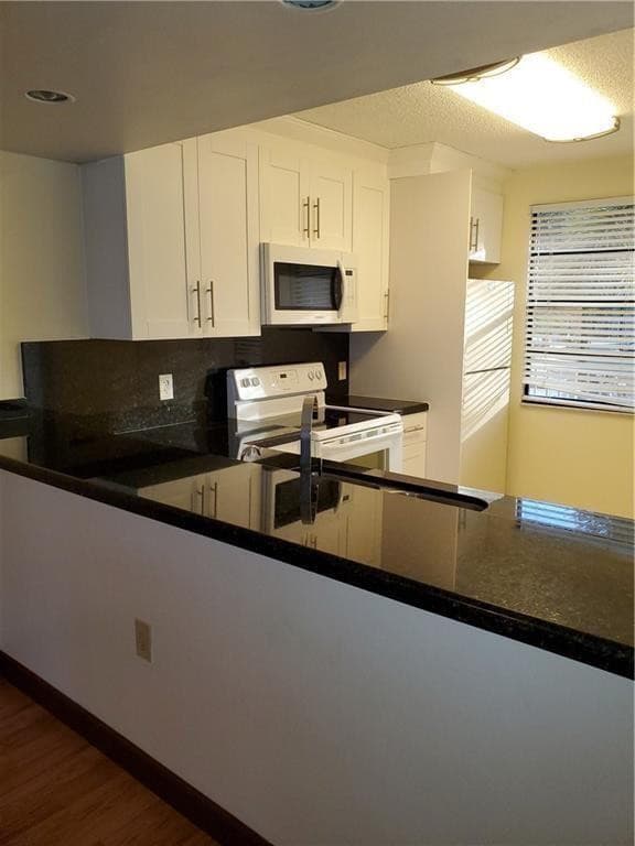 6061 Balboa Circle 201, Boca Raton, FL 33433 — photo 4 of 7