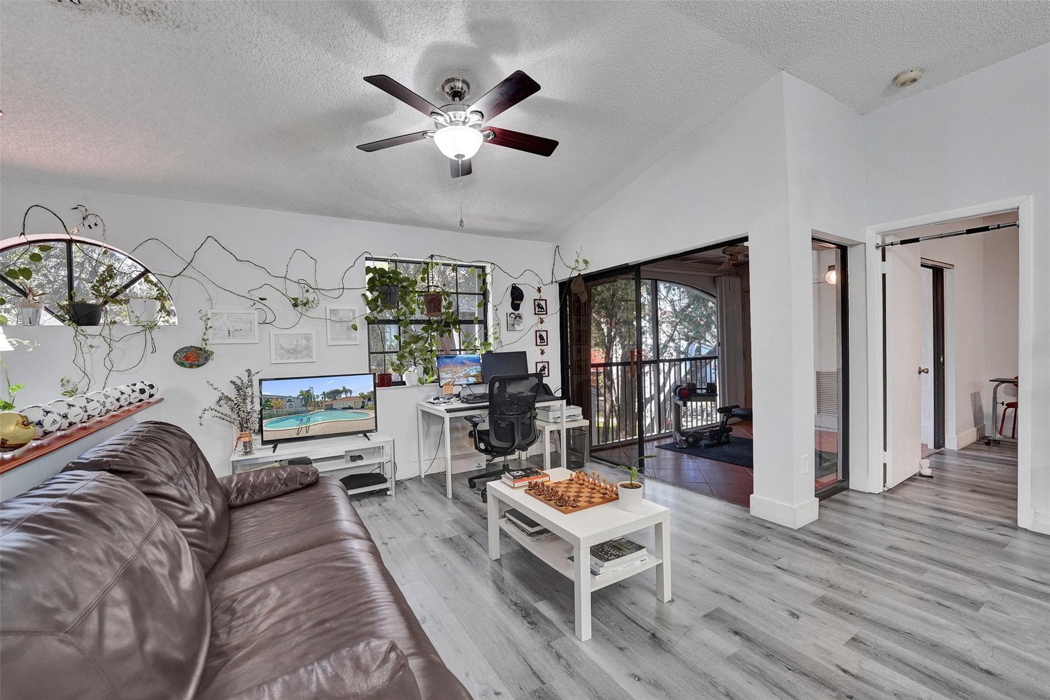 11970 NW 11th Street, Pembroke Pines, FL 33026 — photo 11 of 45