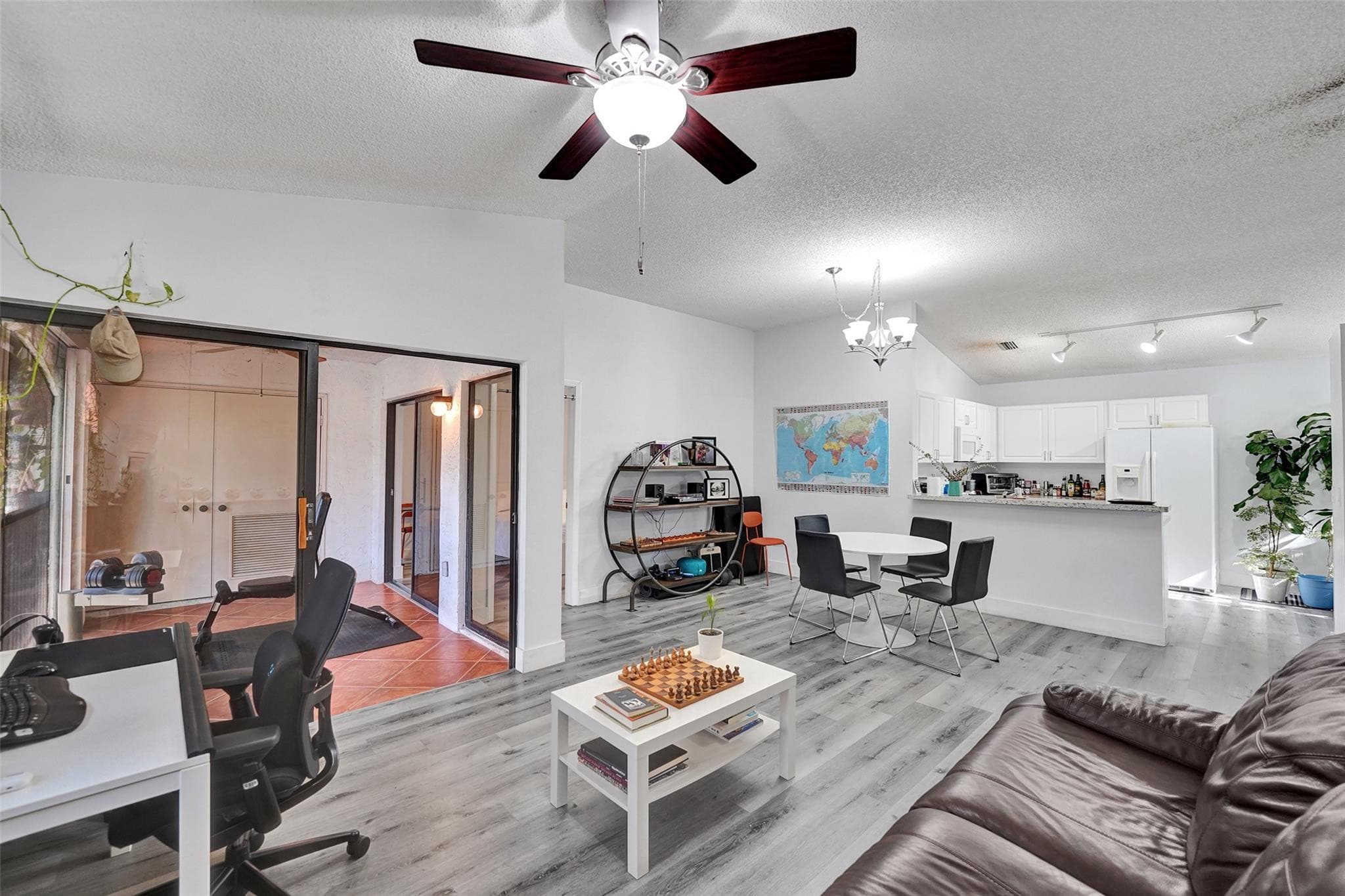 11970 NW 11th Street, Pembroke Pines, FL 33026 — photo 14 of 45