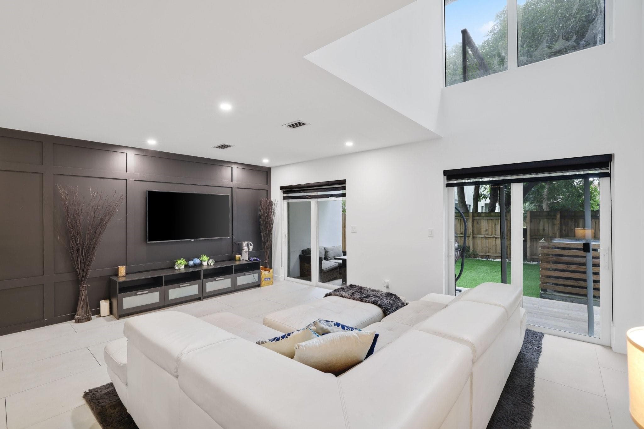 1124 NE 2nd Avenue 1124, Fort Lauderdale, FL 33304 — photo 1 of 35