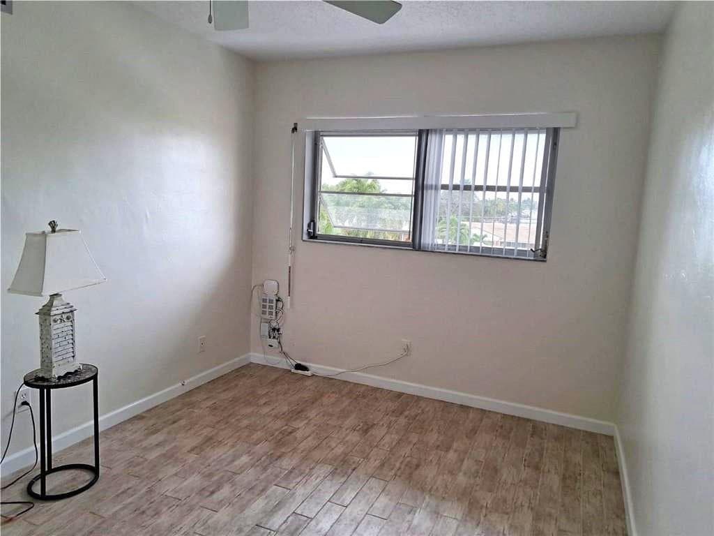 2455 NE 51st Street E307, Fort Lauderdale, FL 33308 — photo 4 of 8