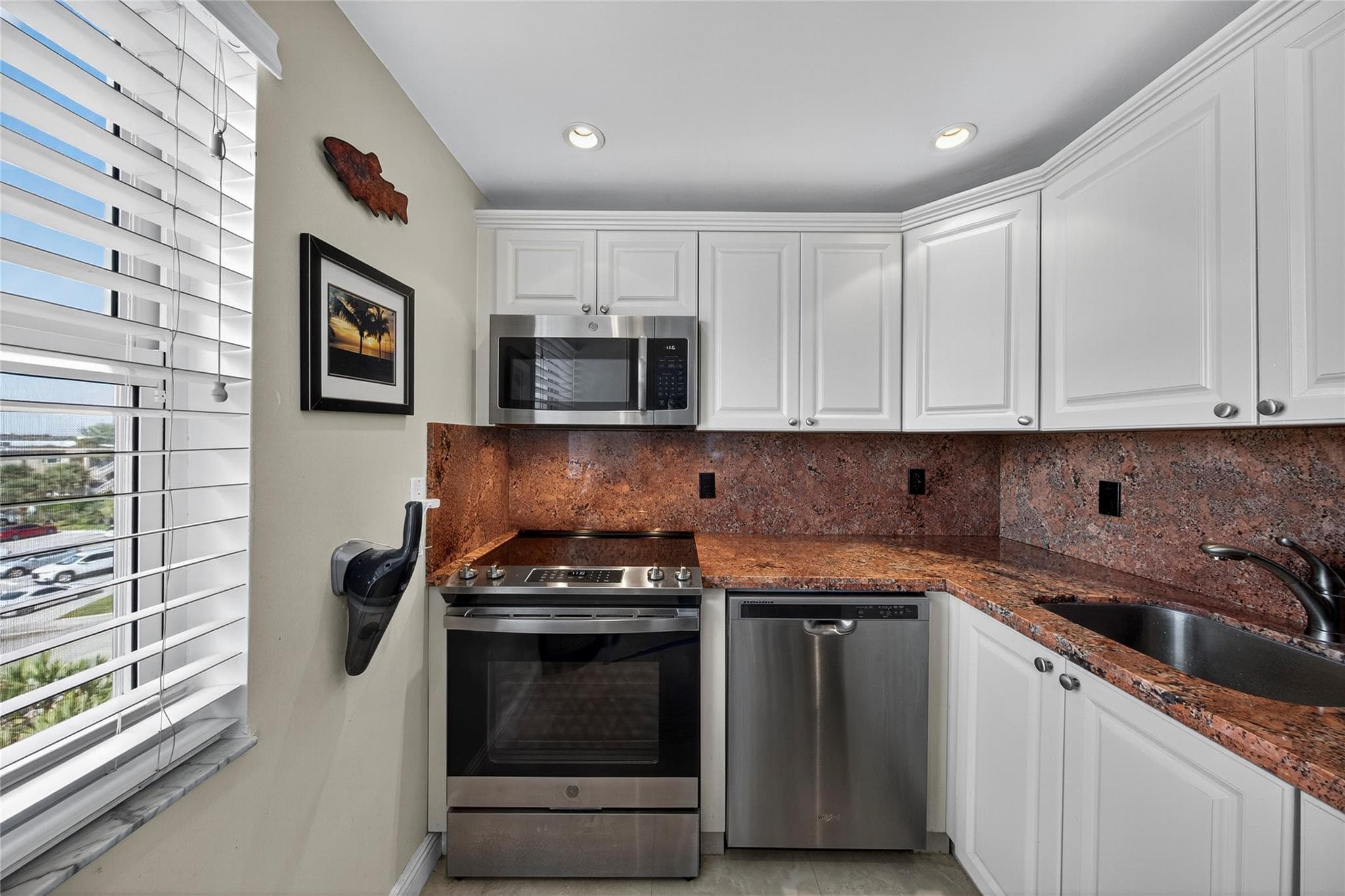 710 N Ocean Boulevard 312, Pompano Beach, FL 33062 — photo 17 of 59