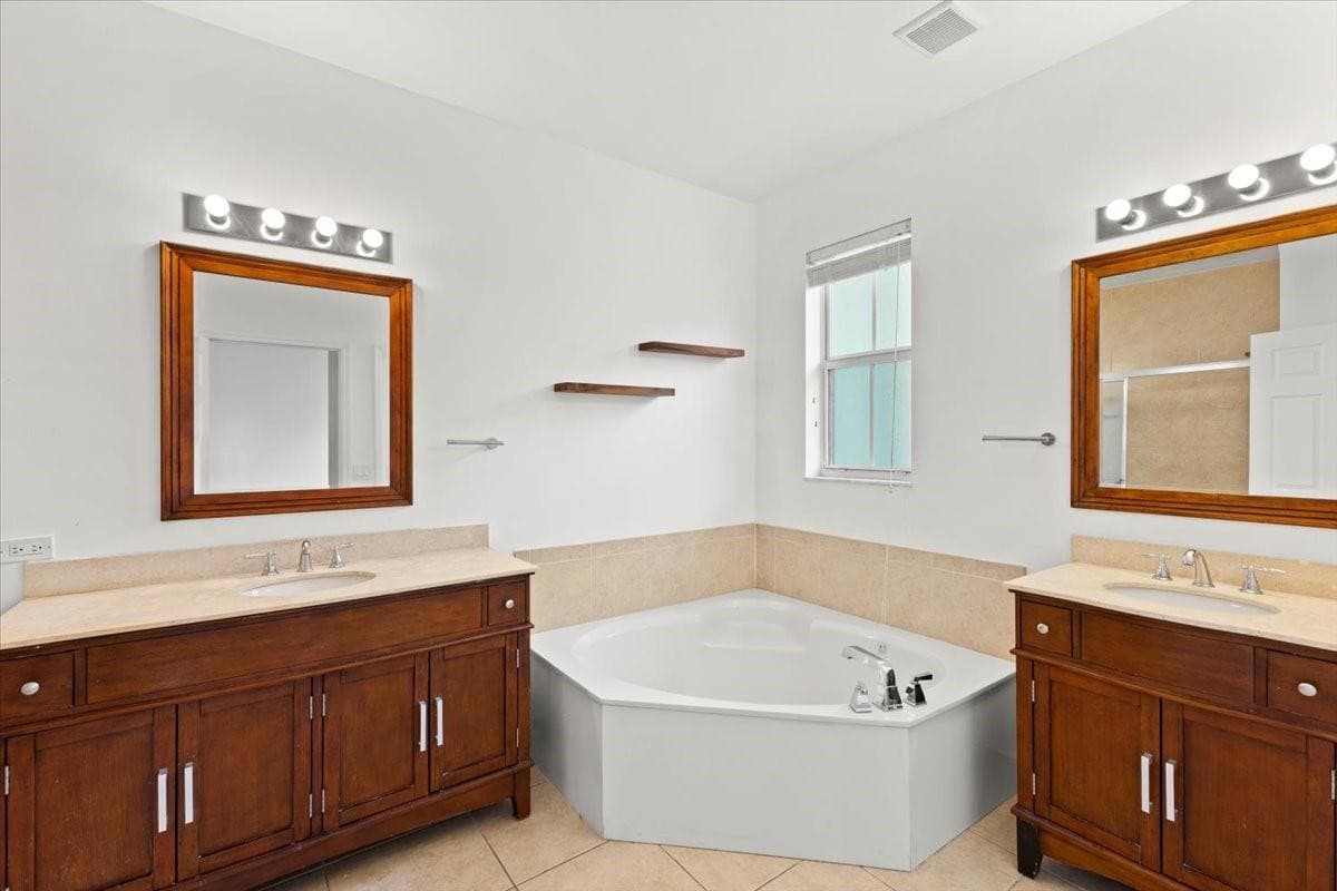 10821 NW 76th Lane 10821, Doral, FL 33178 — photo 25 of 58