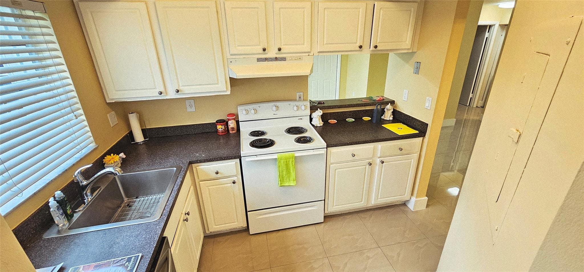 1881 NW 96th Terrace 7F, Pembroke Pines, FL 33024 — photo 4 of 35