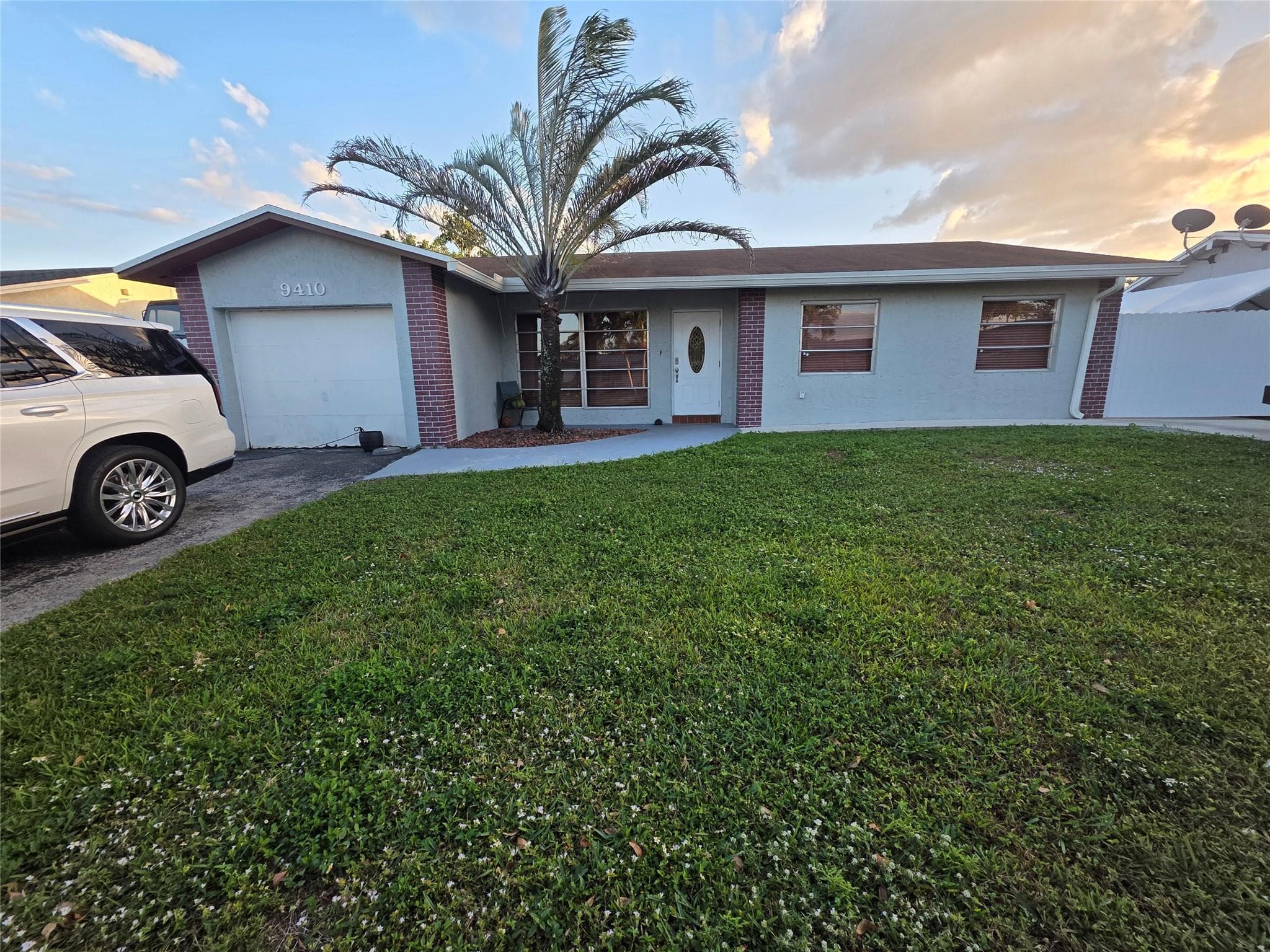 9410 NW 14th Street, Pembroke Pines, FL 33024 — photo 2 of 20
