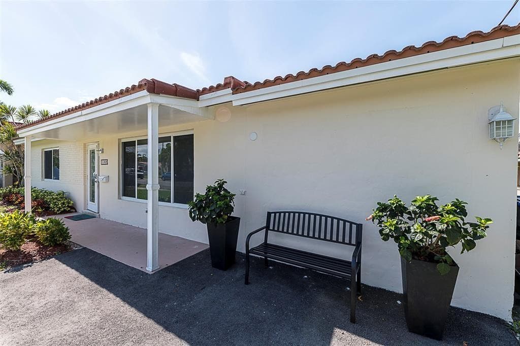 1162 Hayes Street, Hollywood, FL 33019 — photo 3 of 38