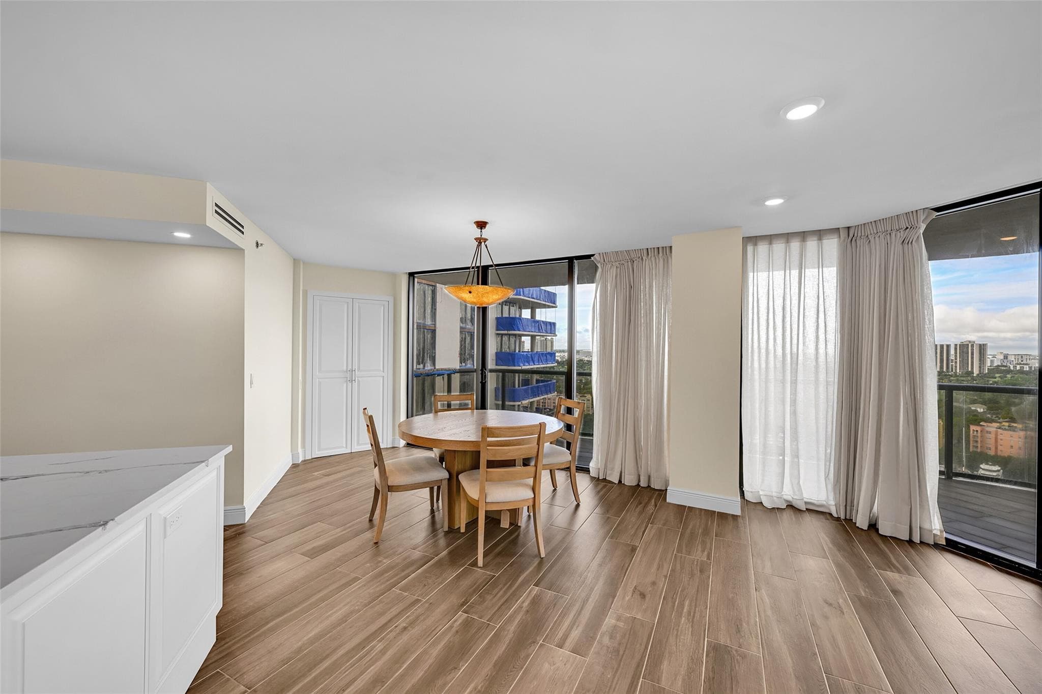 19667 Turnberry Way 20GR, Miami, FL 33180 — photo 14 of 48