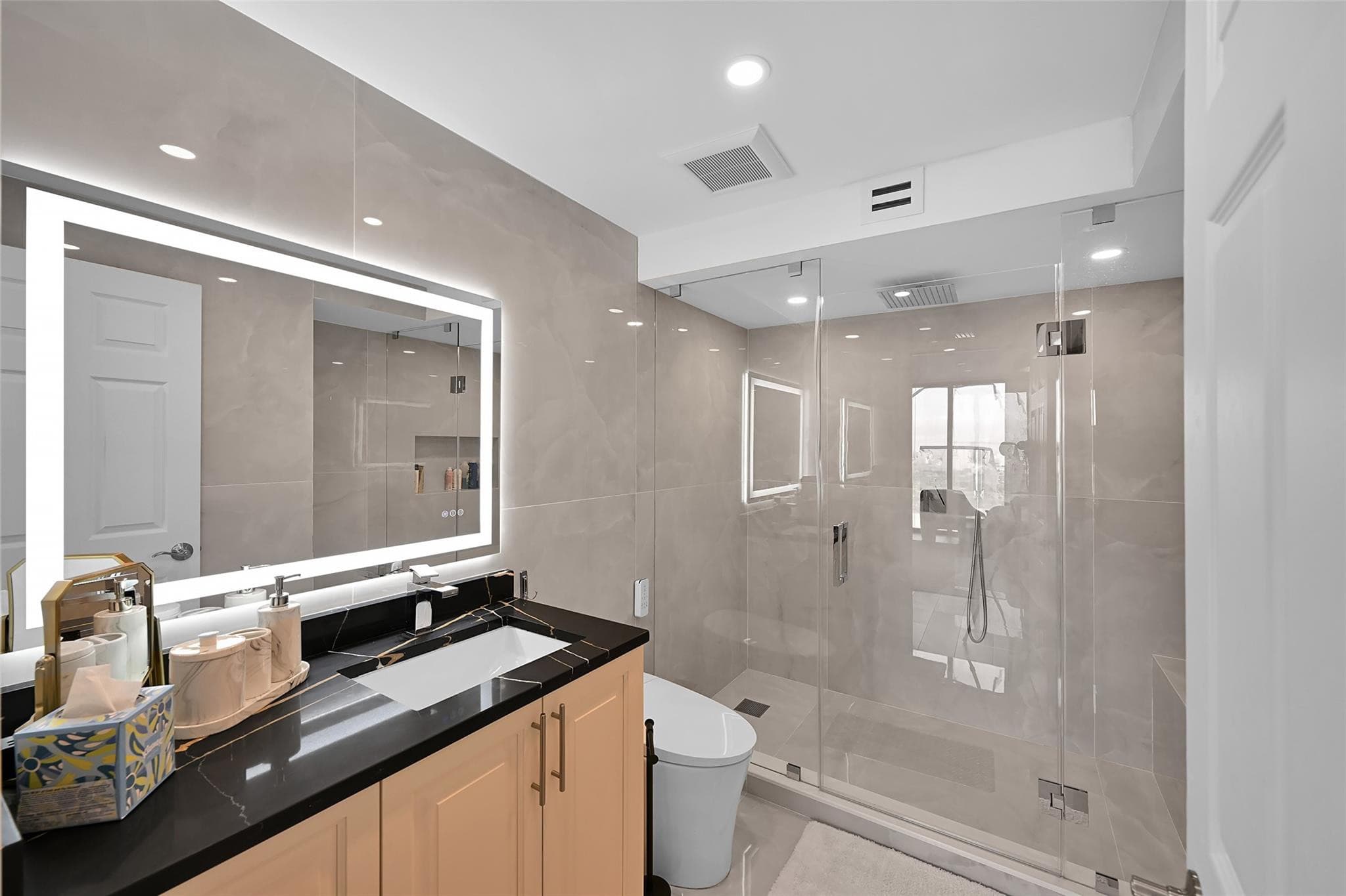 19667 Turnberry Way 20GR, Miami, FL 33180 — photo 27 of 48